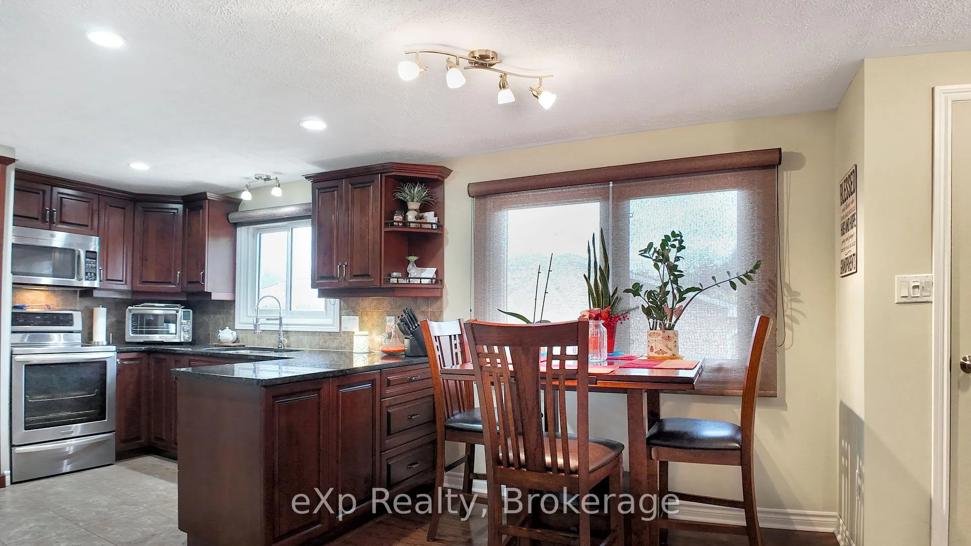 Photo 10 of 12 Karin Crescent, Brockton — HOMEH