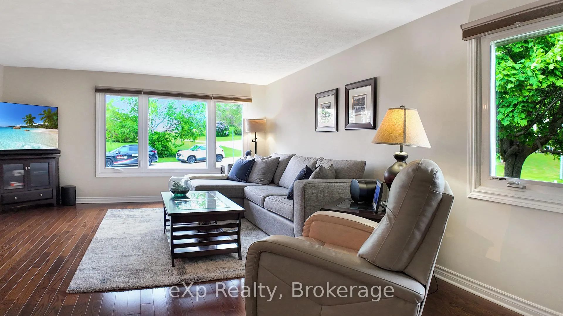 Photo 13 of 12 Karin Crescent, Brockton — HOMEH
