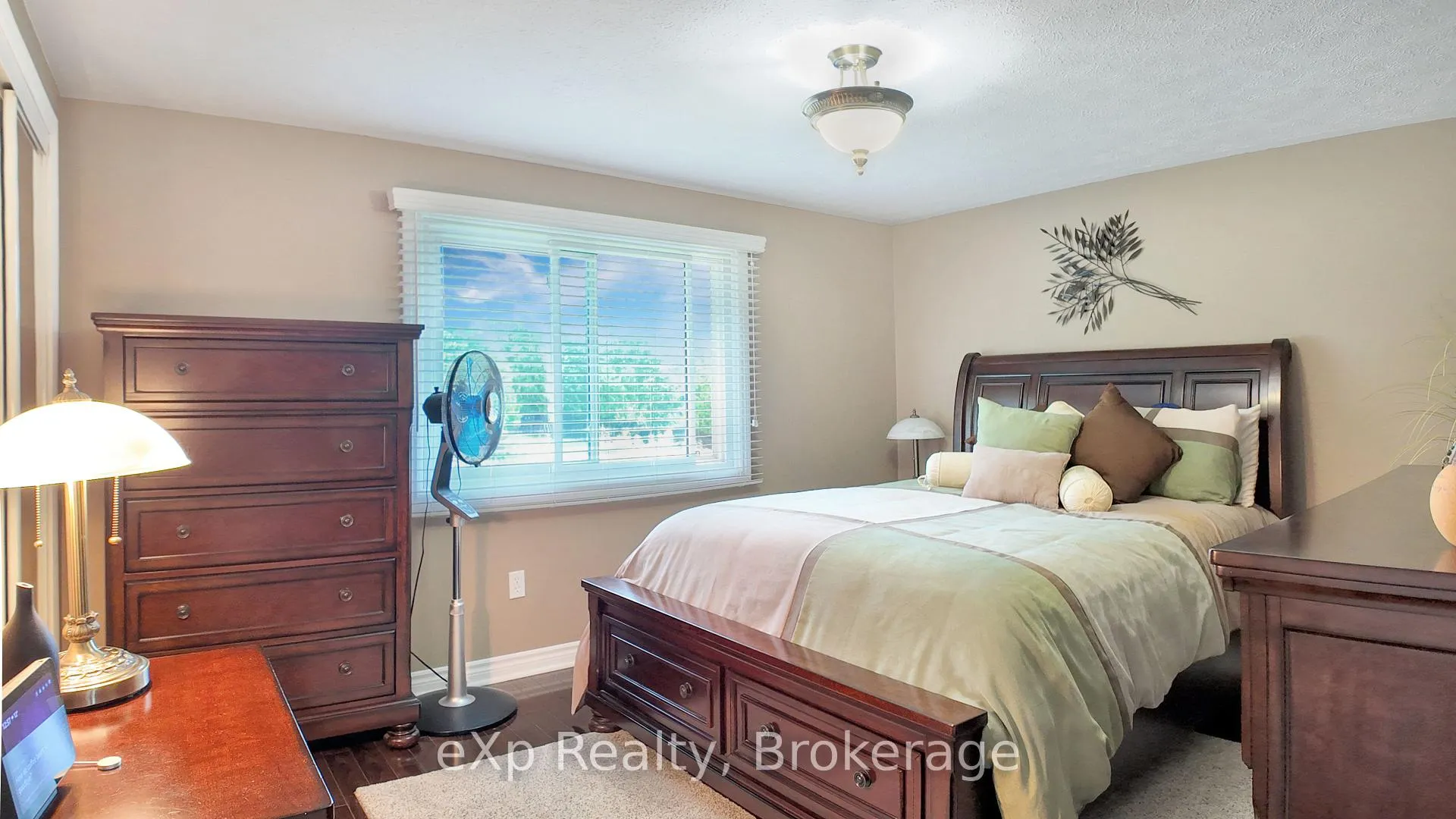 Photo 16 of 12 Karin Crescent, Brockton — HOMEH