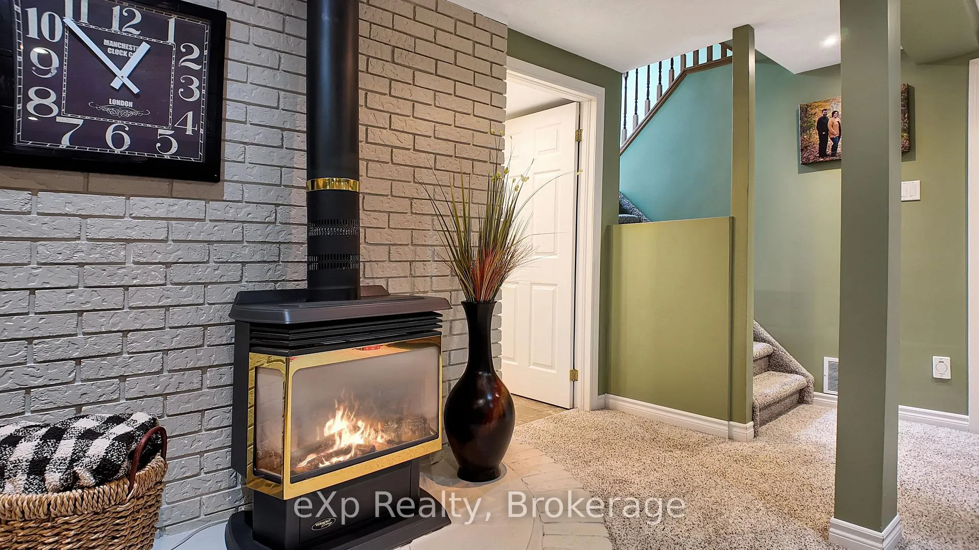 Photo 25 of 12 Karin Crescent, Brockton — HOMEH