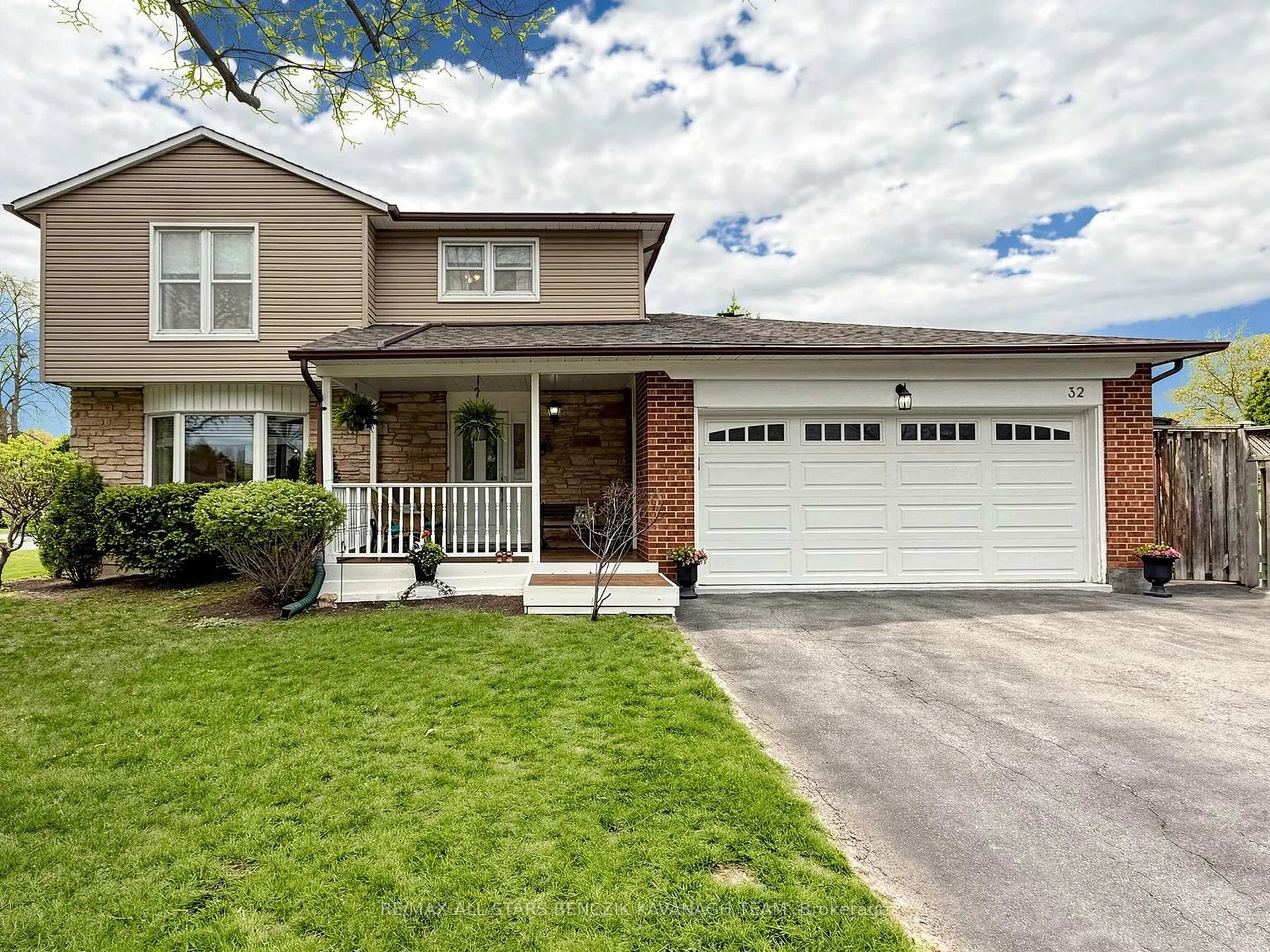 Photo 1 of 32 Pringle Avenue, Markham, Markham Village — HOMEH