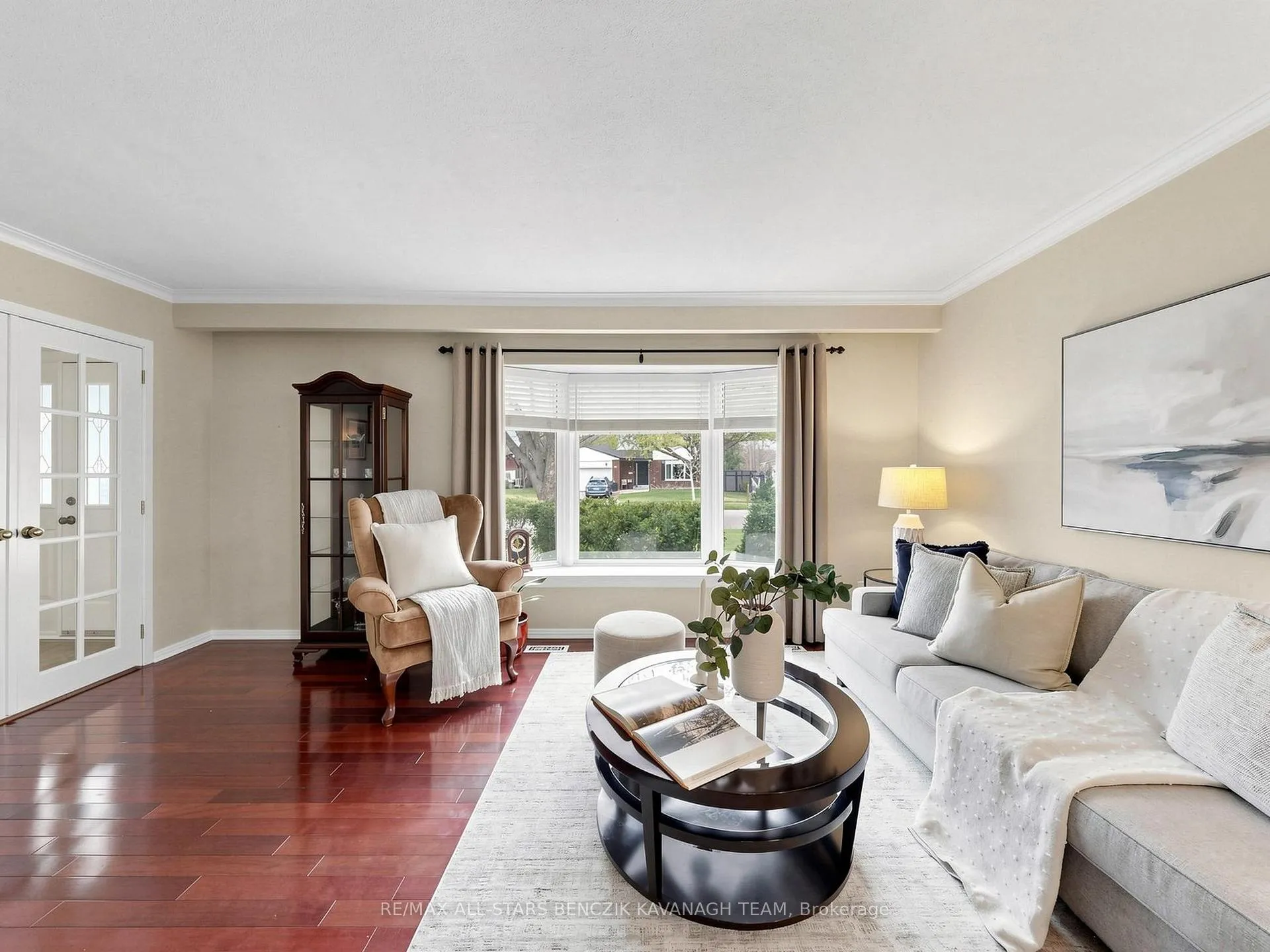Photo 5 of 32 Pringle Avenue, Markham, Markham Village — HOMEH