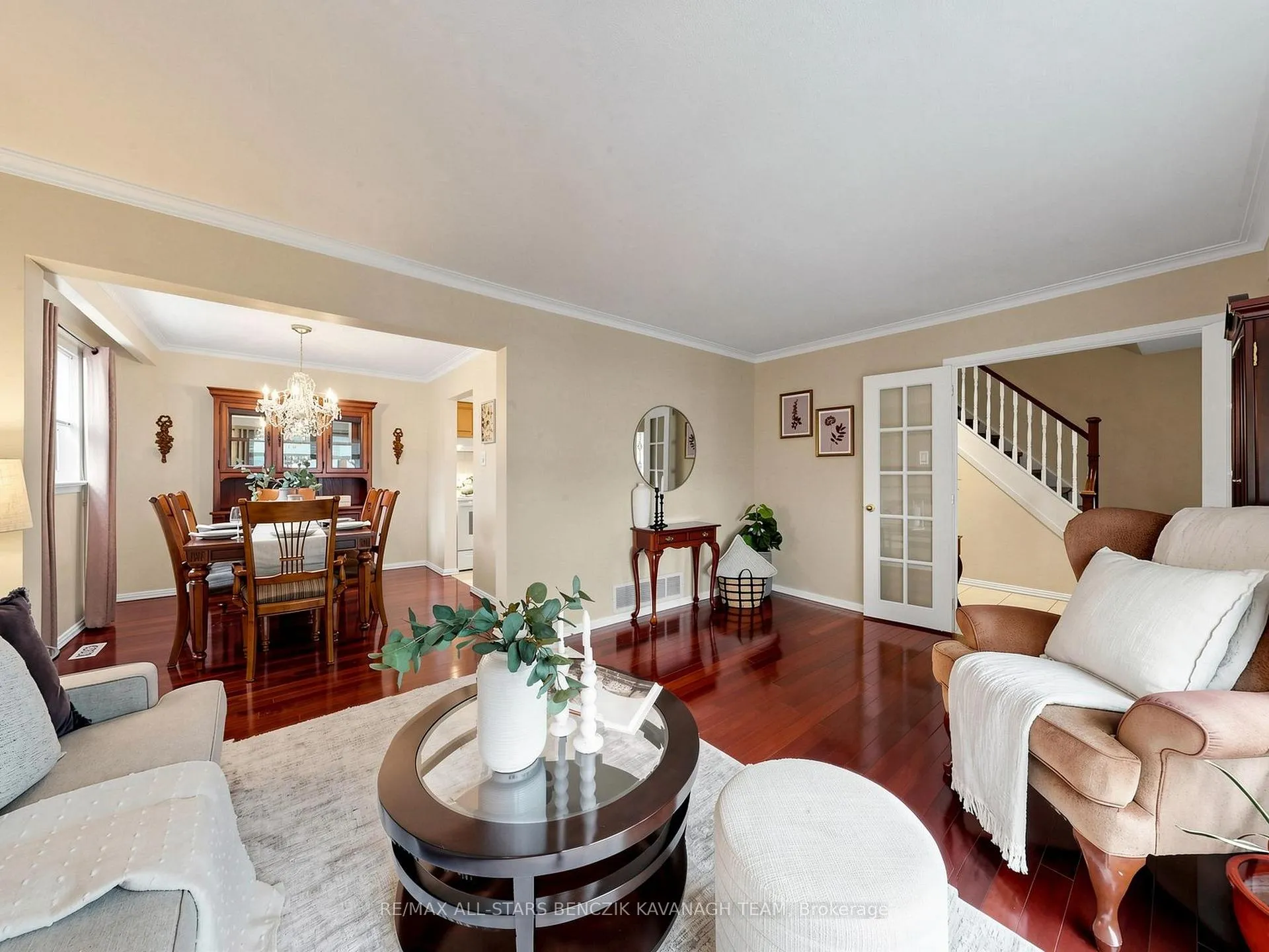 Photo 6 of 32 Pringle Avenue, Markham, Markham Village — HOMEH