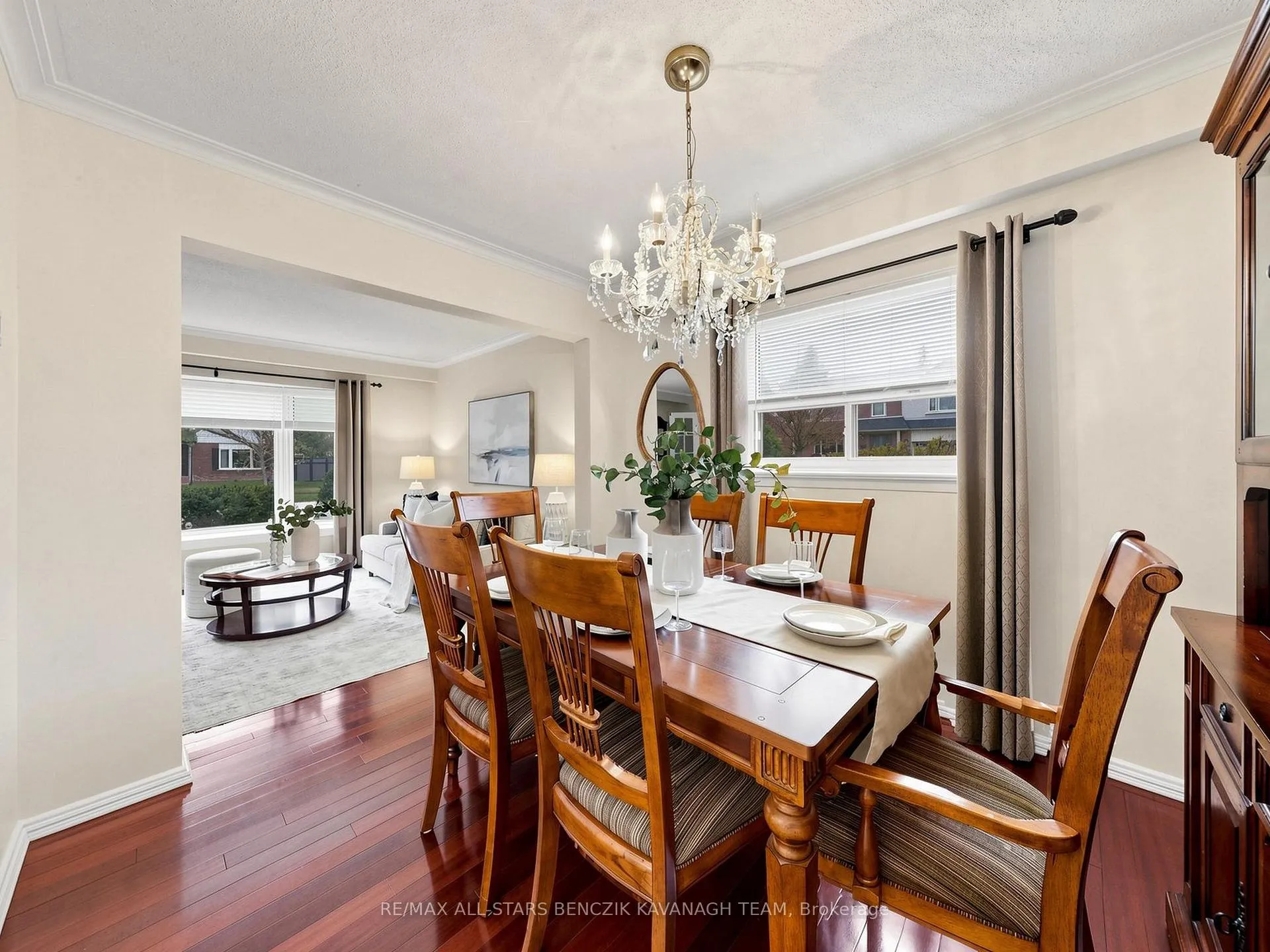 Photo 7 of 32 Pringle Avenue, Markham, Markham Village — HOMEH