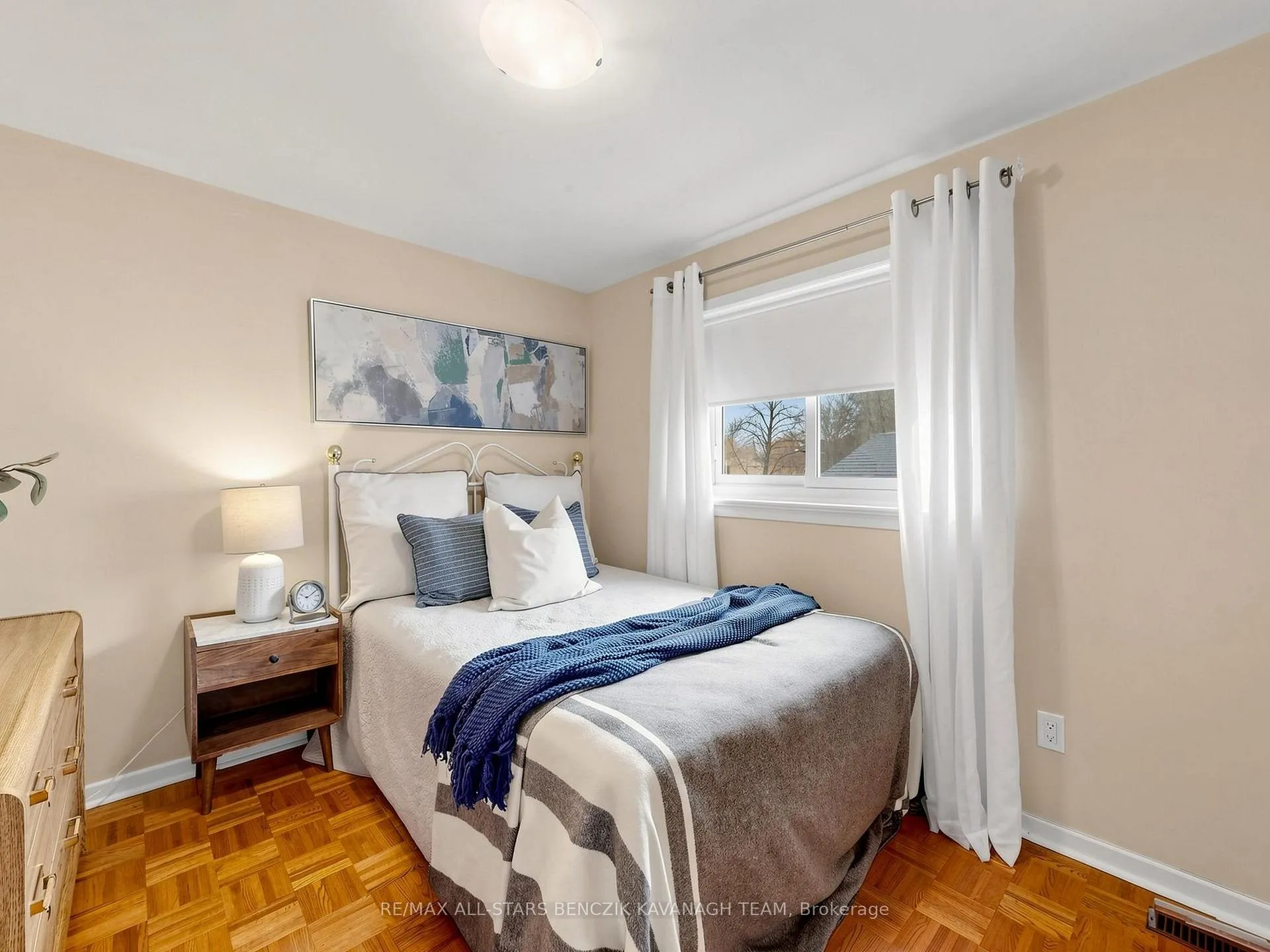 Photo 17 of 32 Pringle Avenue, Markham, Markham Village — HOMEH