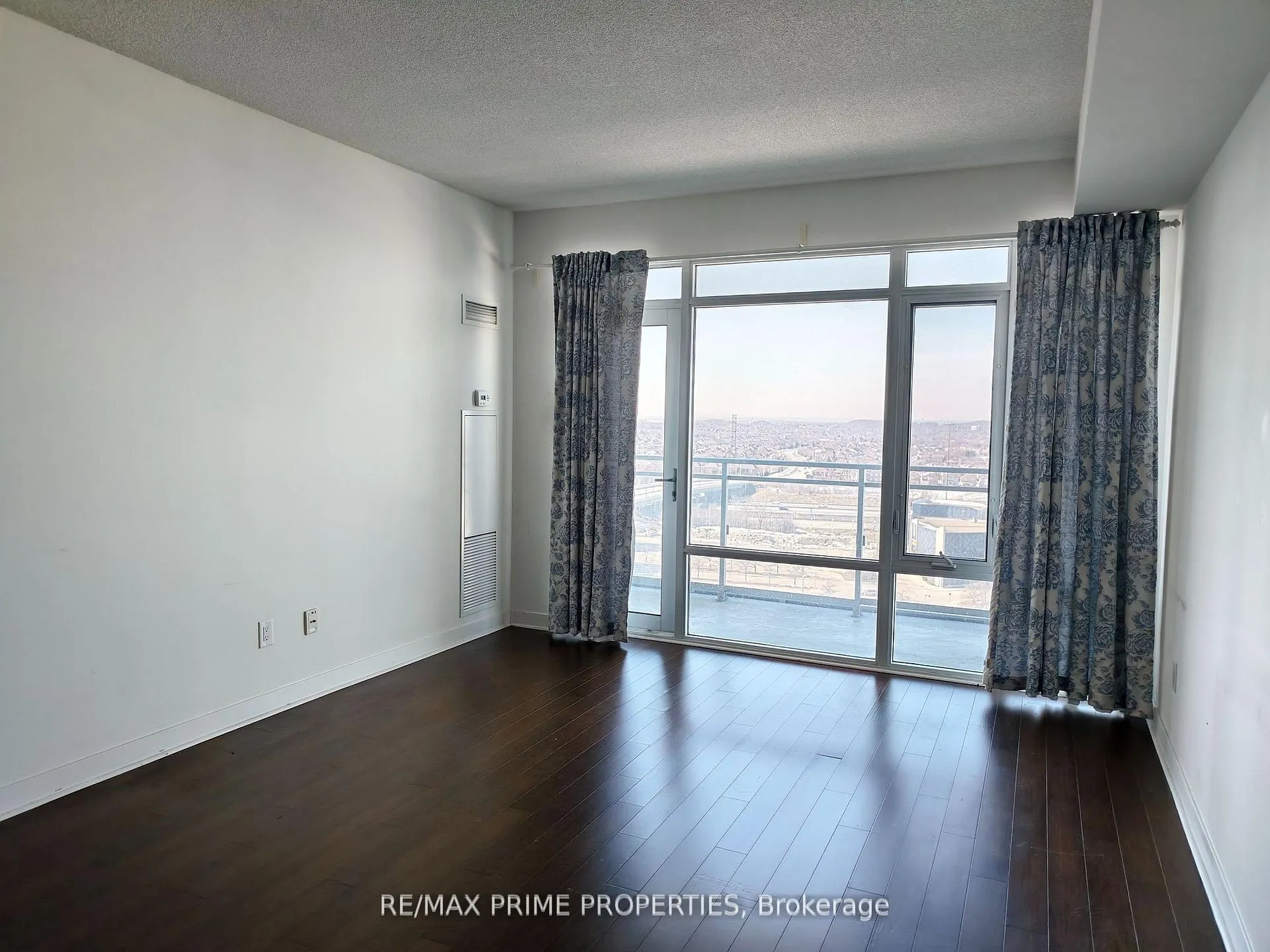 Photo 3 of Unit 1609, 360 Square One Drive, Mississauga, City Centre — HOMEH