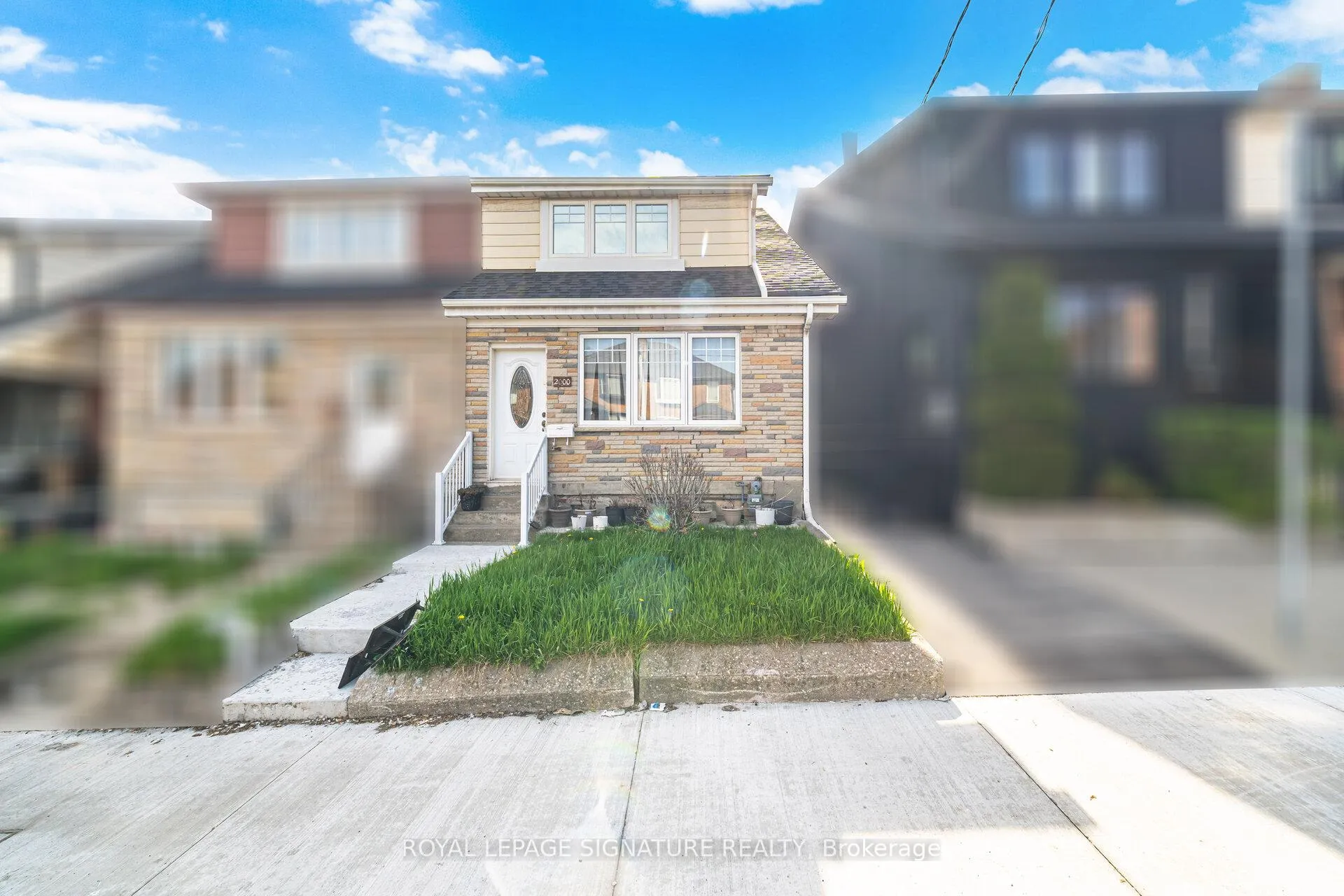 Photo 2 of Unit 2, 2000 Dufferin Street, Toronto, Caledonia-Fairbank — HOMEH