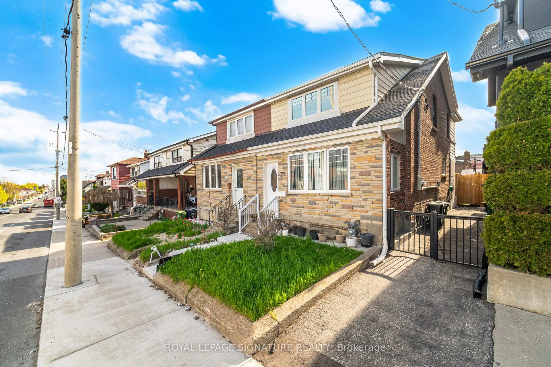 Photo 4 of Unit 2, 2000 Dufferin Street, Toronto, Caledonia-Fairbank — HOMEH