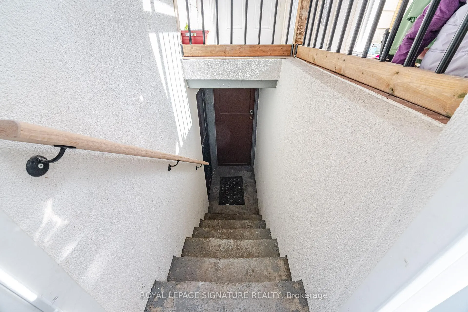 Photo 7 of Unit 2, 2000 Dufferin Street, Toronto, Caledonia-Fairbank — HOMEH