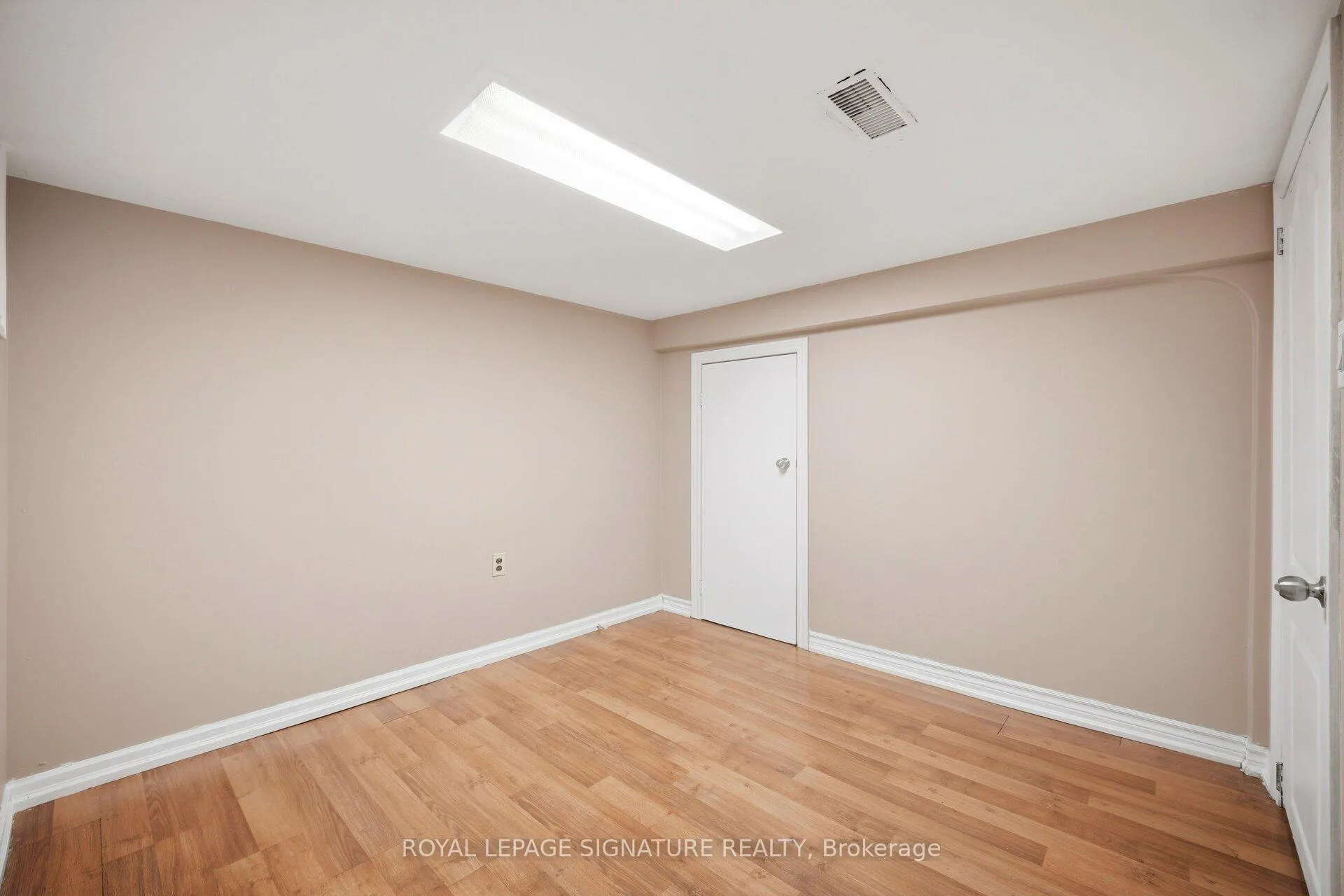 Photo 22 of Unit 2, 2000 Dufferin Street, Toronto, Caledonia-Fairbank — HOMEH