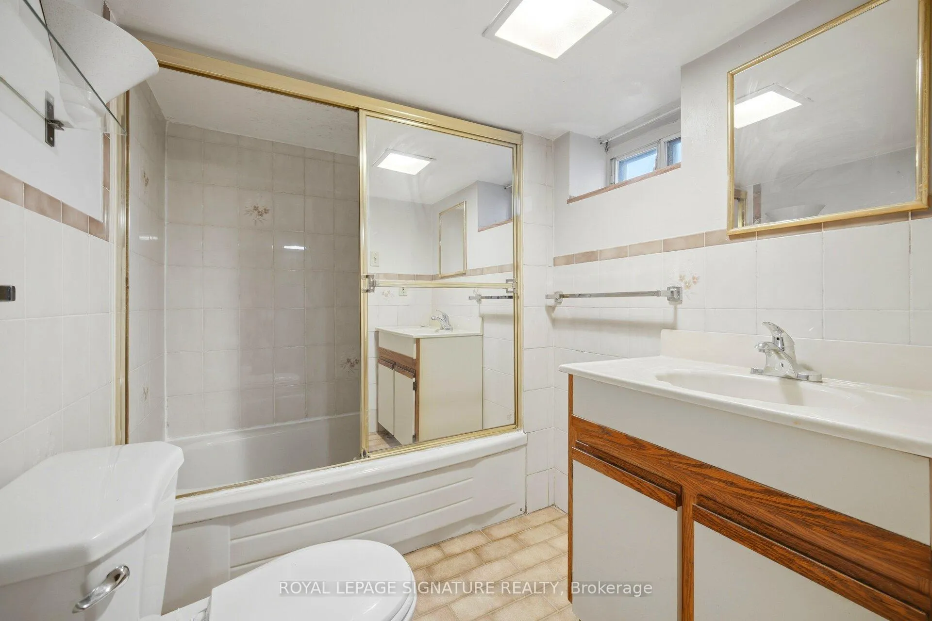 Photo 26 of Unit 2, 2000 Dufferin Street, Toronto, Caledonia-Fairbank — HOMEH