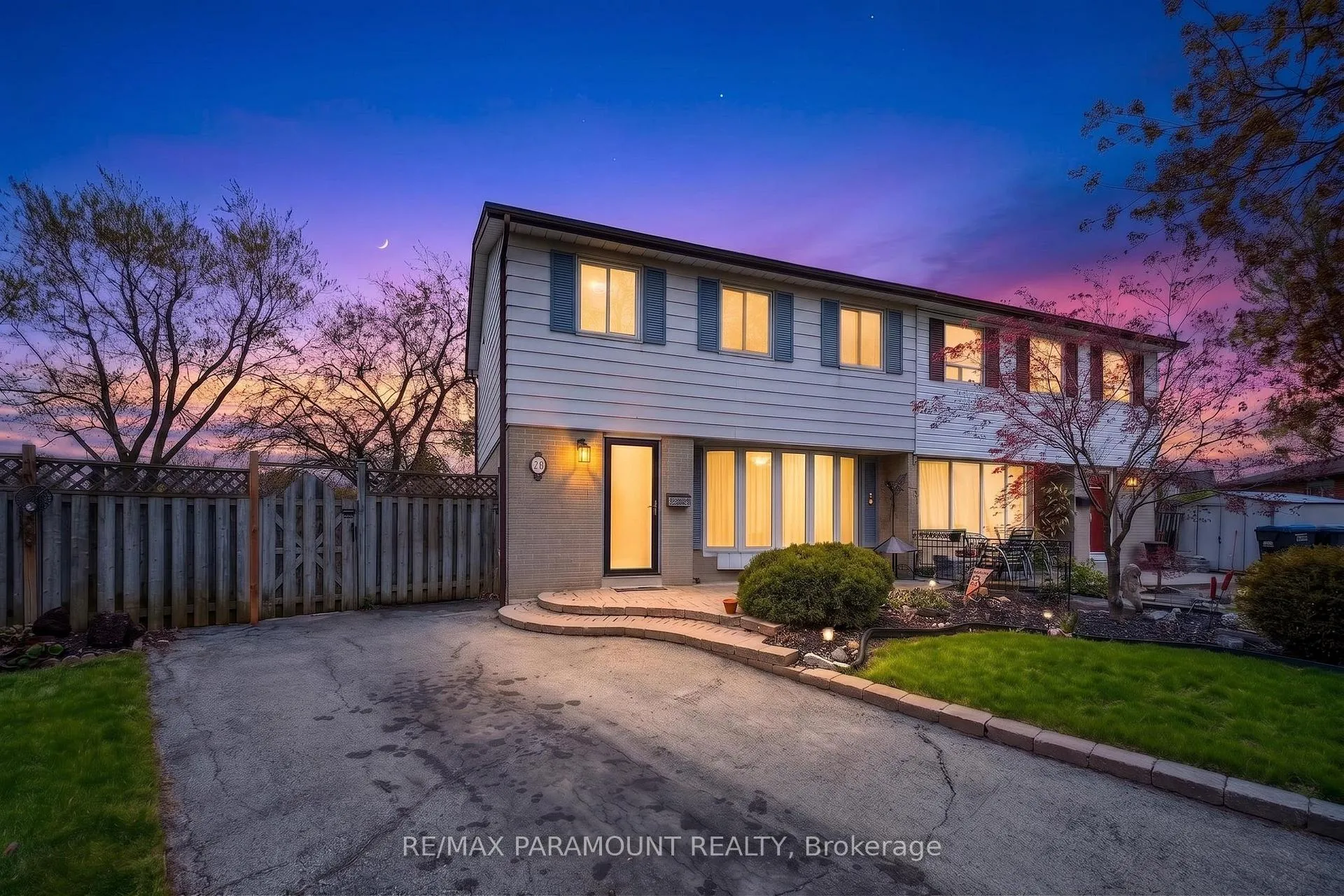 Photo 2 of 20 Fontaine Court, Brampton, Southgate — HOMEH