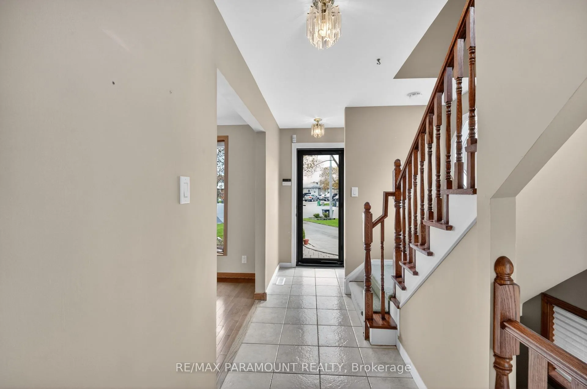 Photo 6 of 20 Fontaine Court, Brampton, Southgate — HOMEH