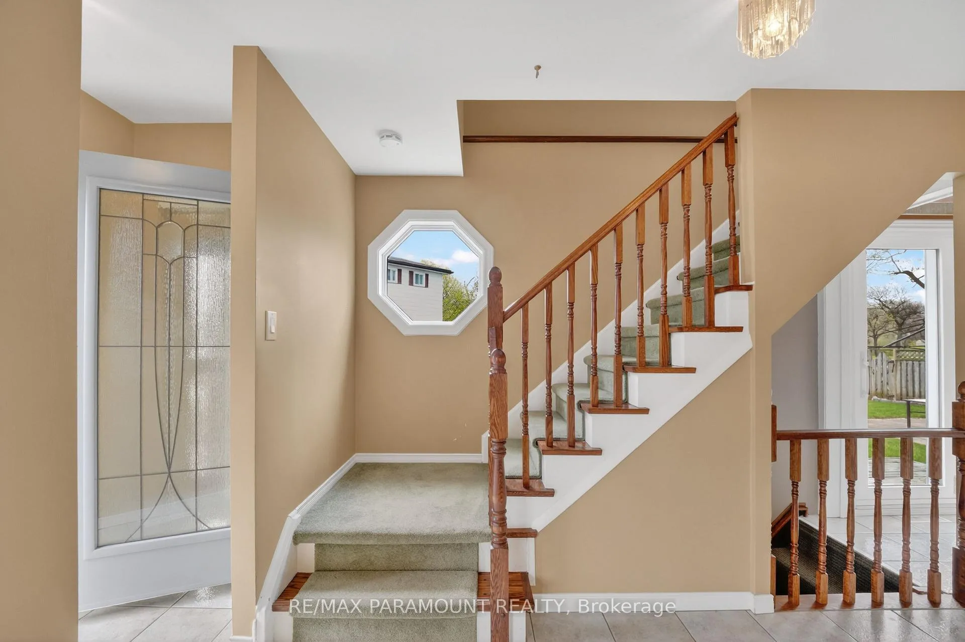 Photo 7 of 20 Fontaine Court, Brampton, Southgate — HOMEH