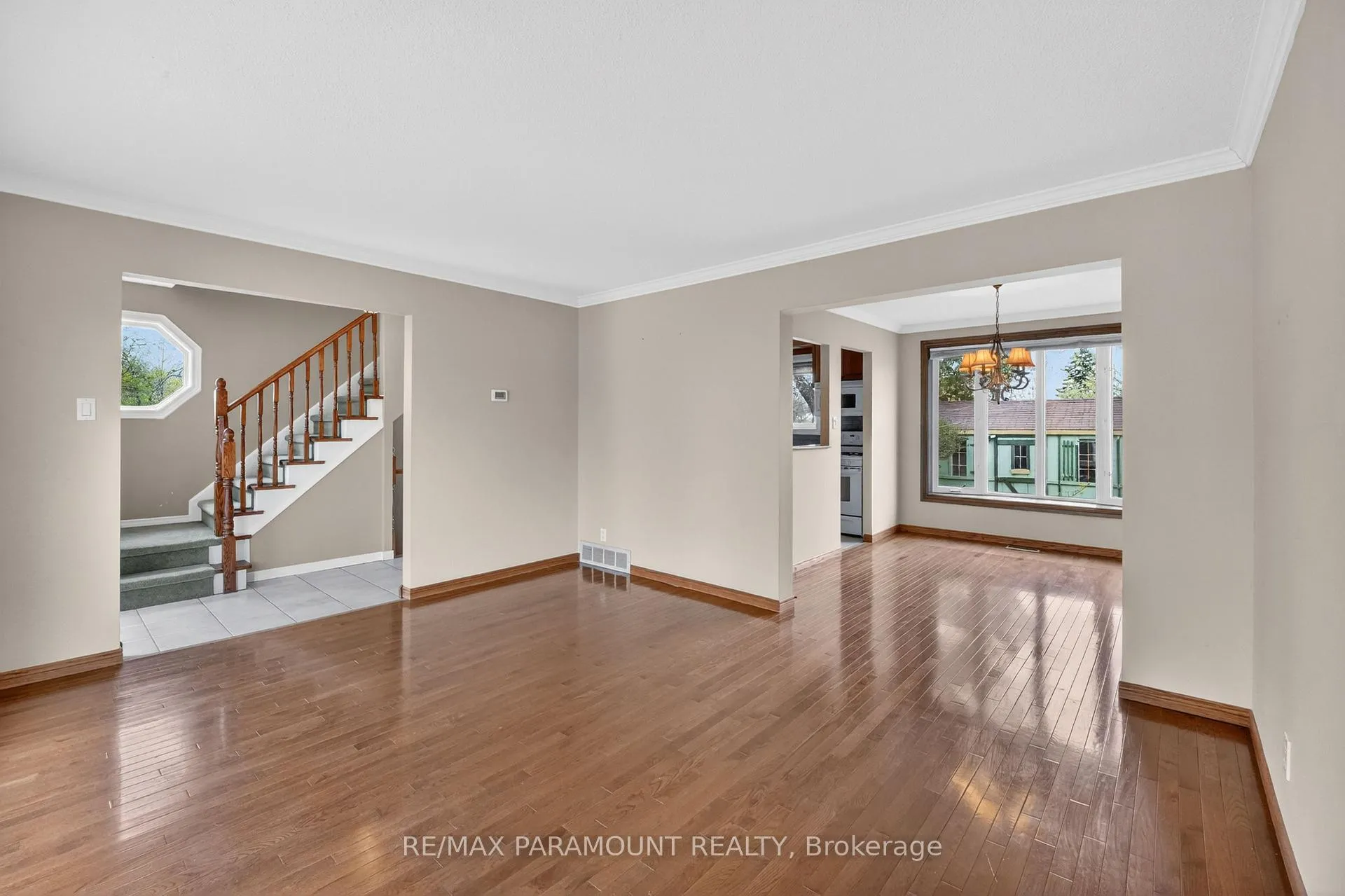 Photo 10 of 20 Fontaine Court, Brampton, Southgate — HOMEH