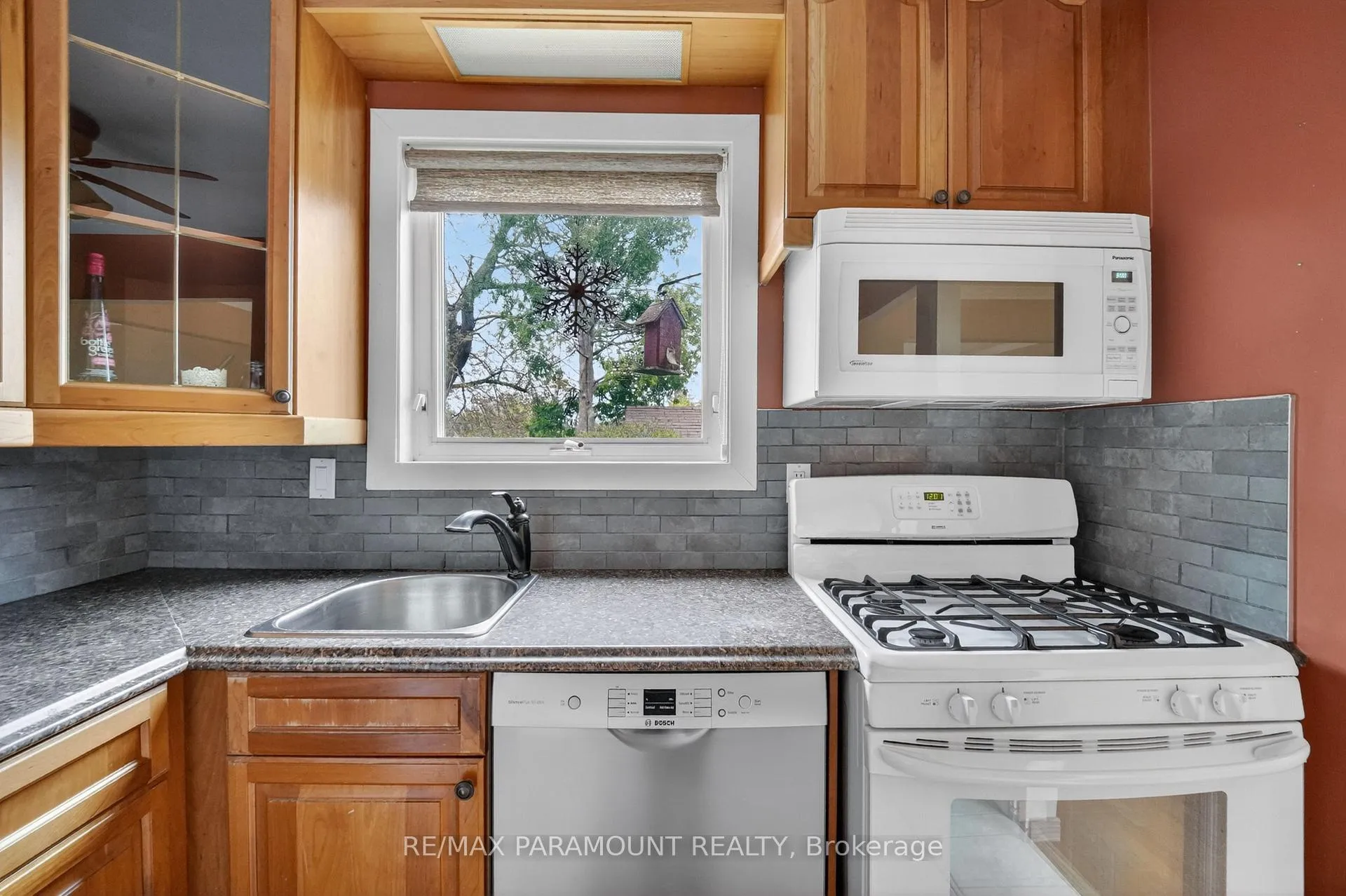 Photo 15 of 20 Fontaine Court, Brampton, Southgate — HOMEH