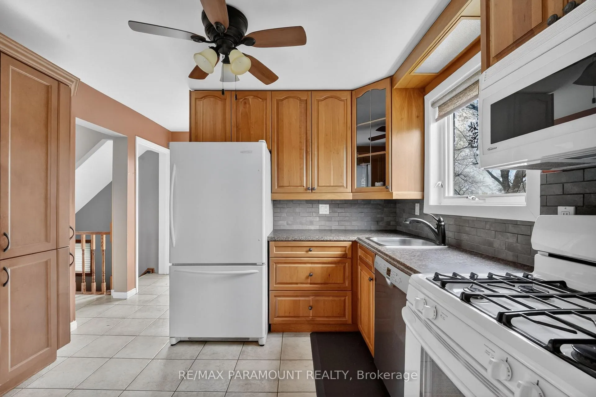 Photo 16 of 20 Fontaine Court, Brampton, Southgate — HOMEH