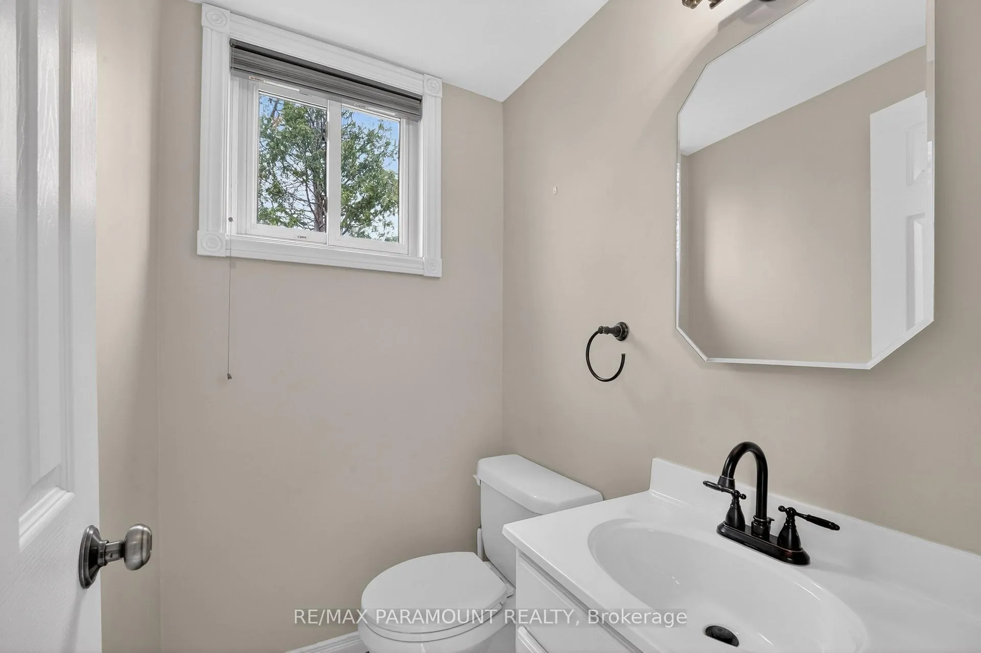 Photo 17 of 20 Fontaine Court, Brampton, Southgate — HOMEH