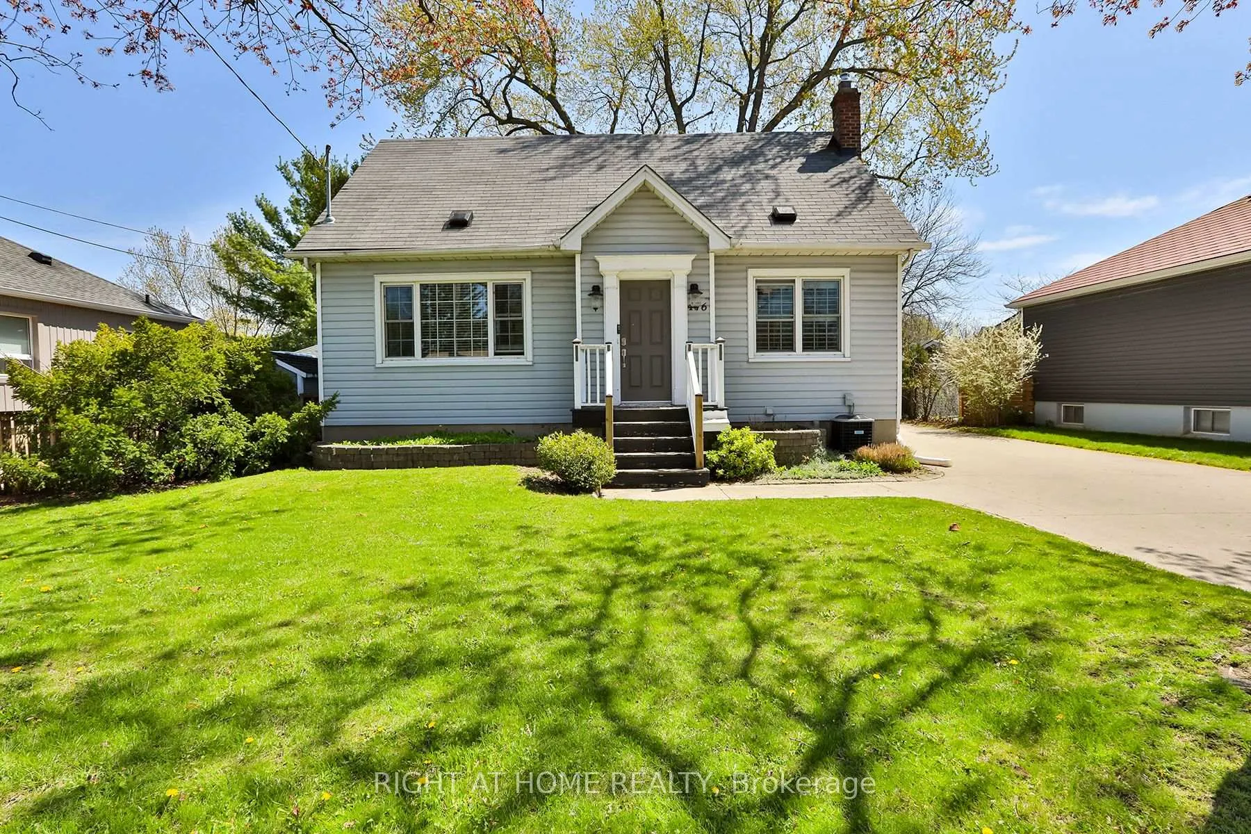 Photo 2 of 476 Geneva Street, St. Catharines, Vine/Linwell — HOMEH