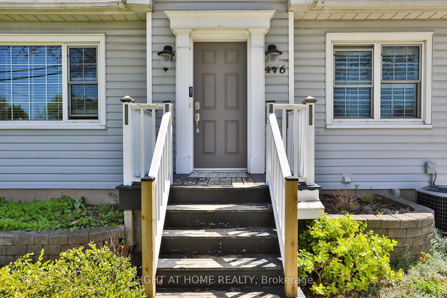 Photo 3 of 476 Geneva Street, St. Catharines, Vine/Linwell — HOMEH