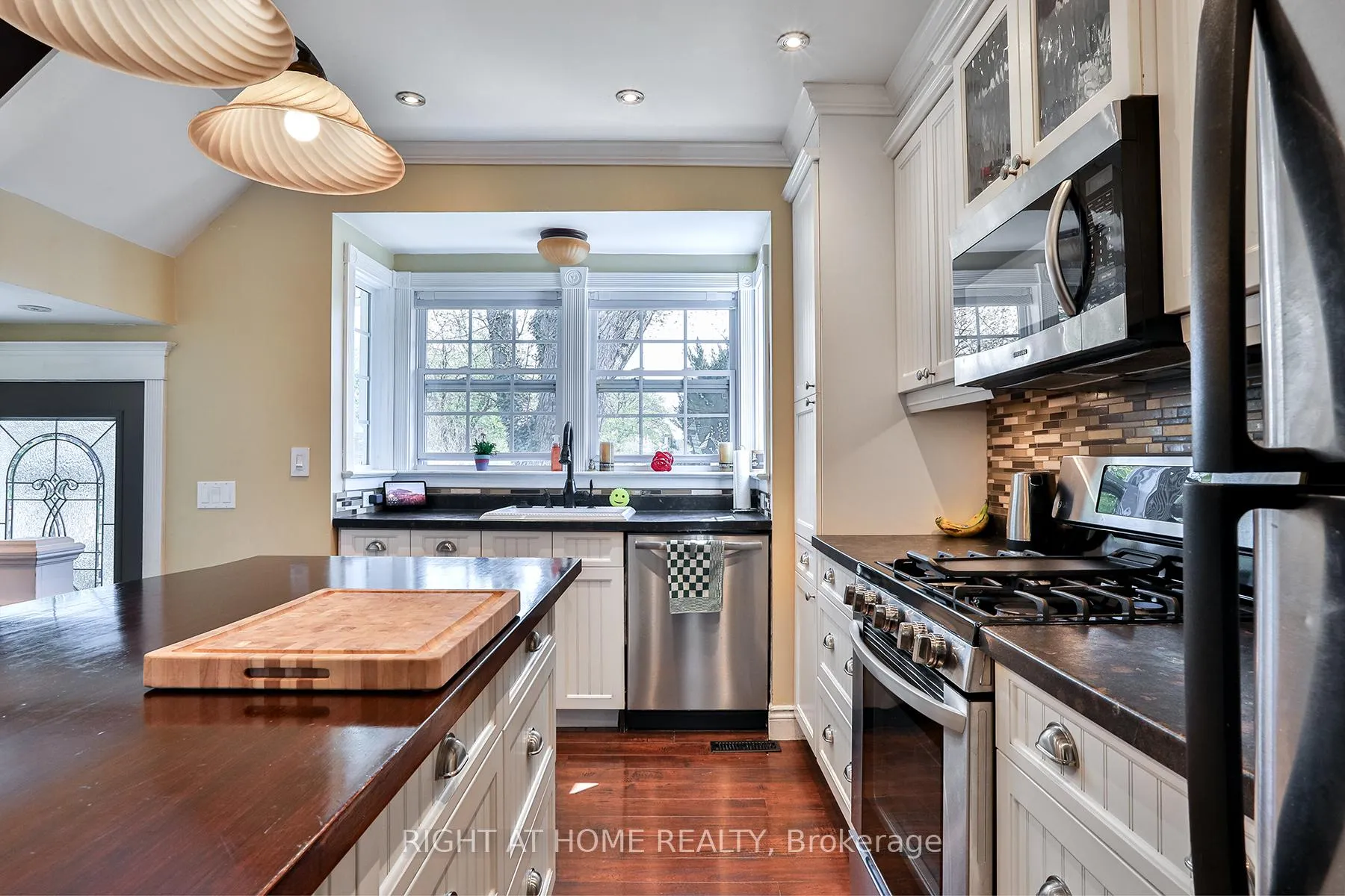 Photo 4 of 476 Geneva Street, St. Catharines, Vine/Linwell — HOMEH