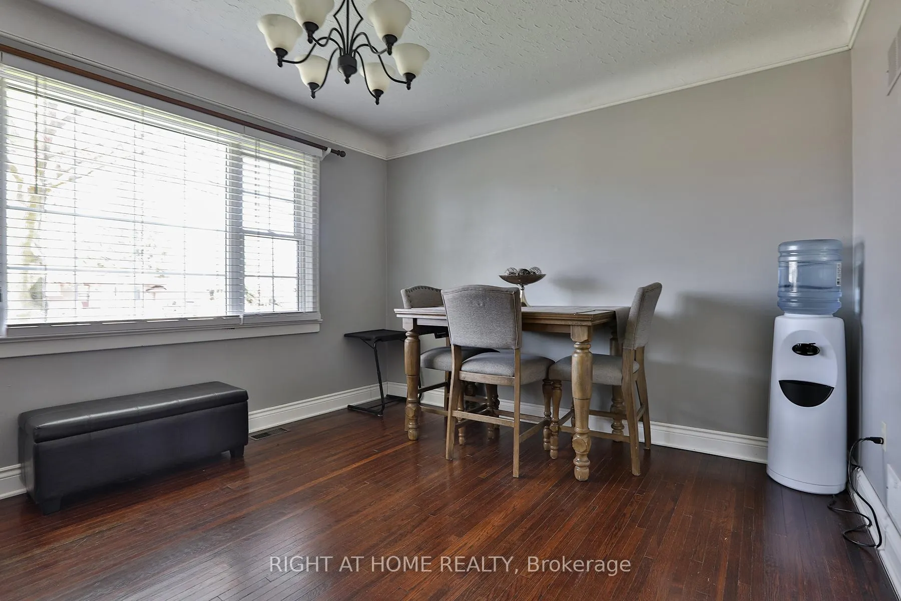 Photo 10 of 476 Geneva Street, St. Catharines, Vine/Linwell — HOMEH