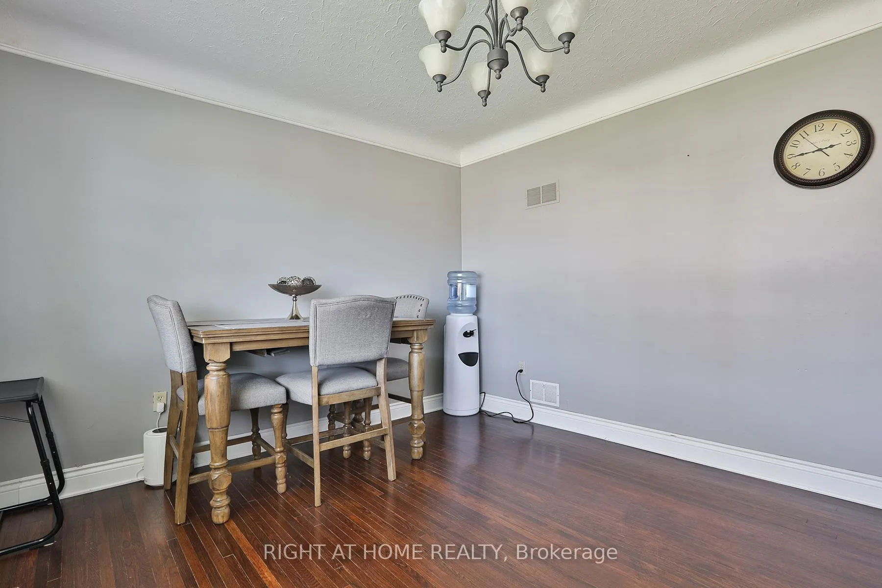 Photo 11 of 476 Geneva Street, St. Catharines, Vine/Linwell — HOMEH