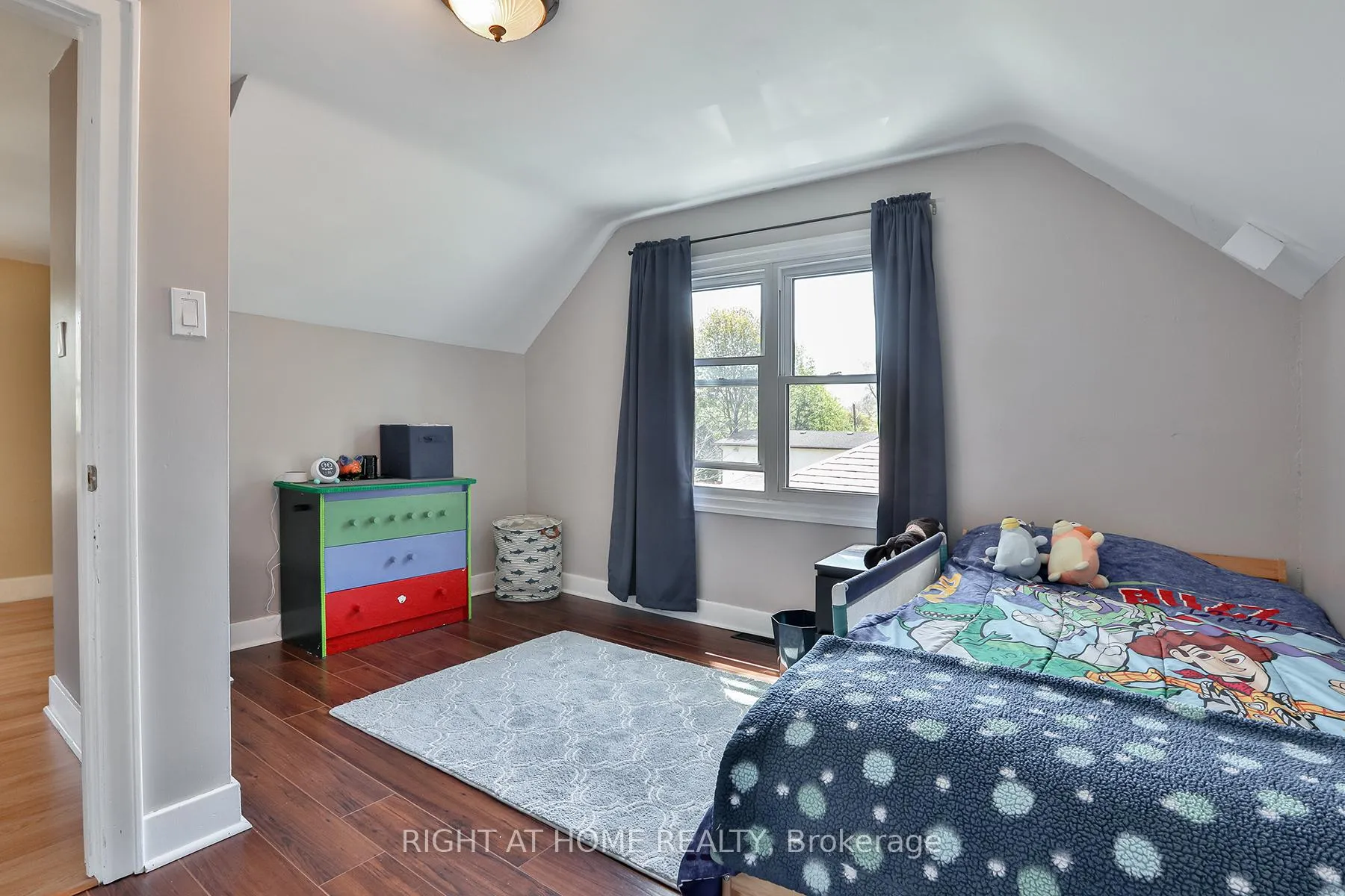 Photo 17 of 476 Geneva Street, St. Catharines, Vine/Linwell — HOMEH