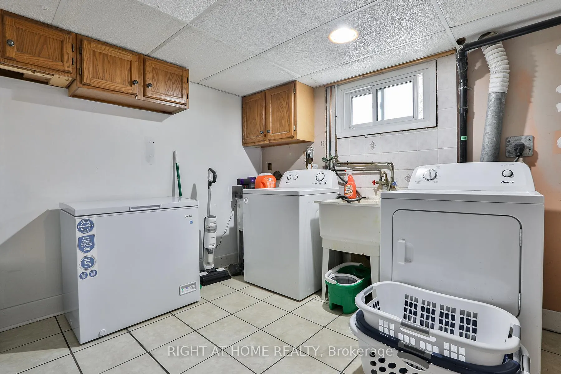 Photo 18 of 476 Geneva Street, St. Catharines, Vine/Linwell — HOMEH