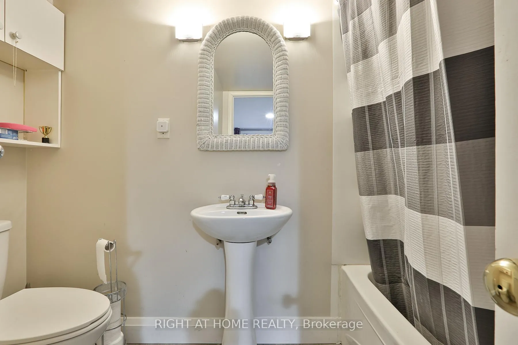Photo 23 of 476 Geneva Street, St. Catharines, Vine/Linwell — HOMEH