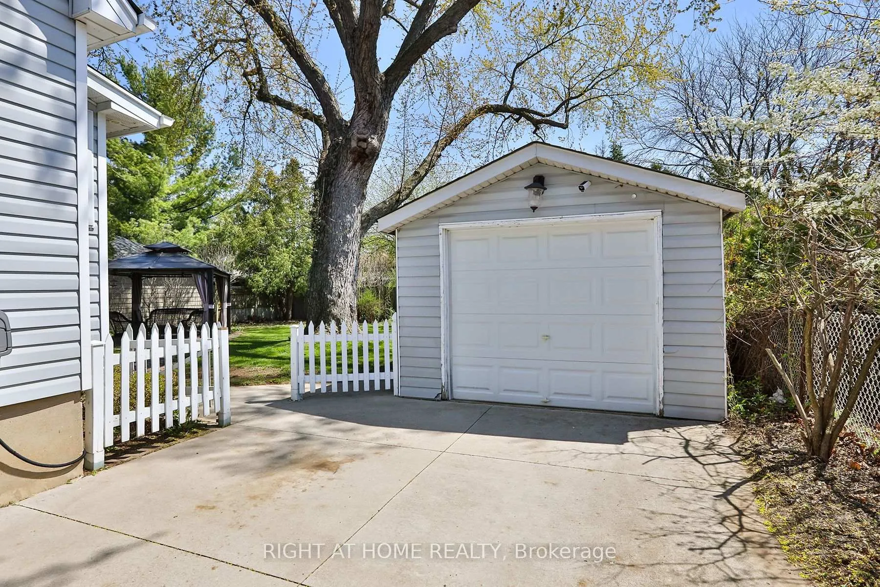 Photo 30 of 476 Geneva Street, St. Catharines, Vine/Linwell — HOMEH