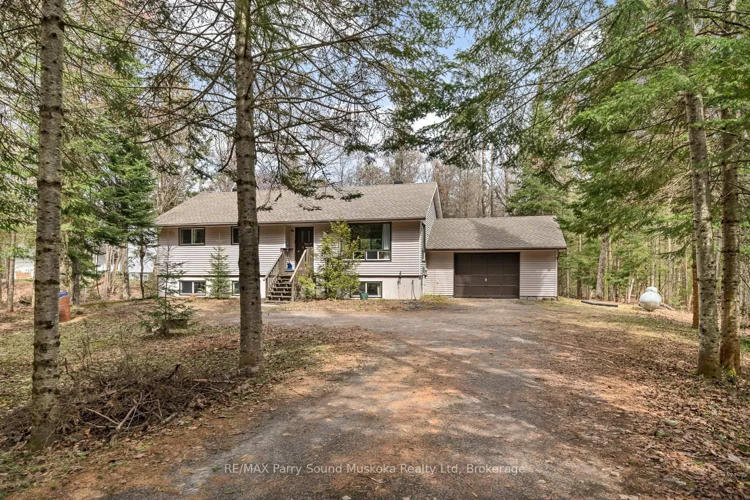Photo 2 of 37 Humphrey Drive, Seguin, Humphrey — HOMEH