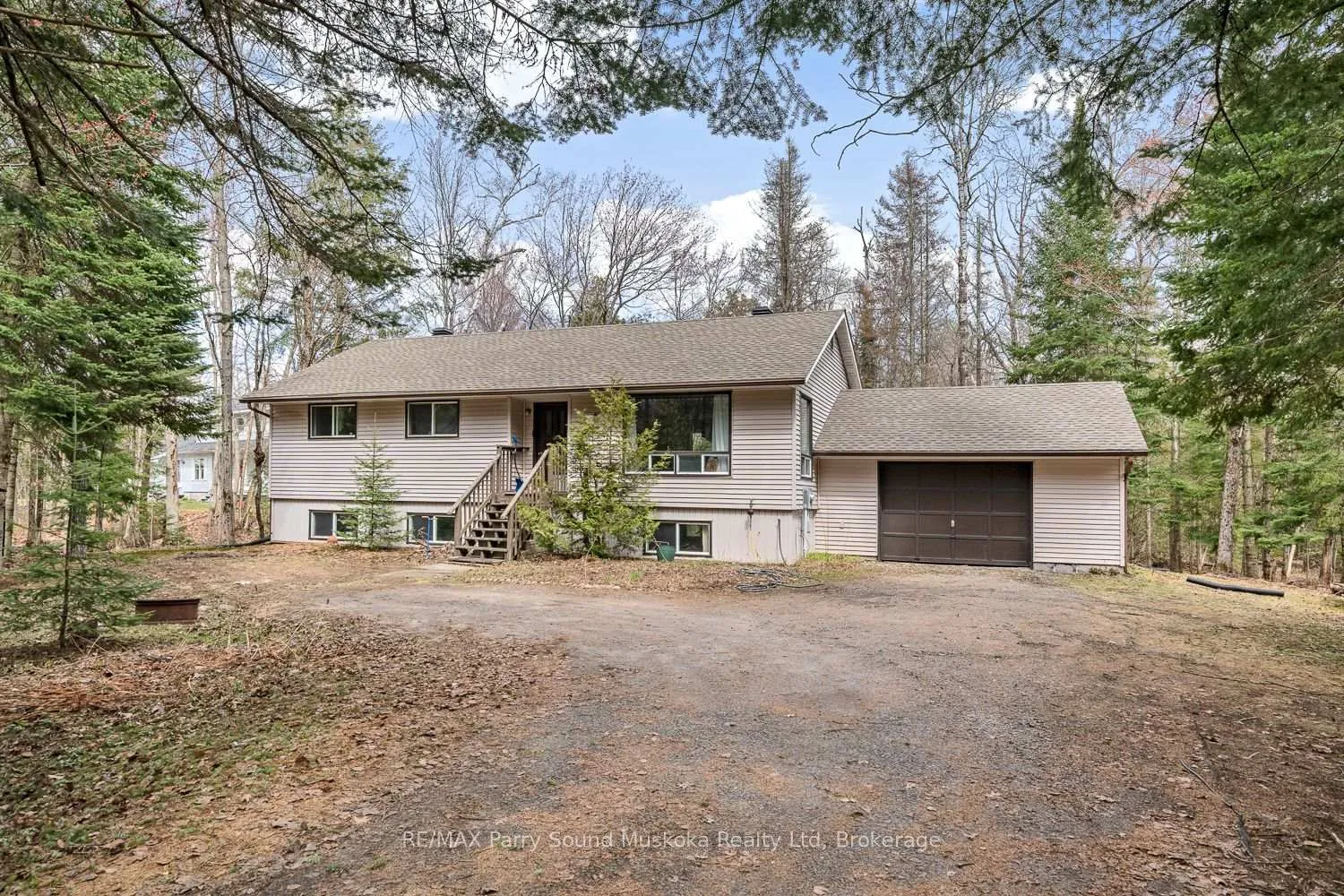 Photo 3 of 37 Humphrey Drive, Seguin, Humphrey — HOMEH