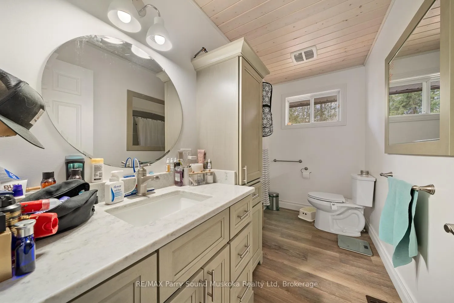 Photo 23 of 37 Humphrey Drive, Seguin, Humphrey — HOMEH