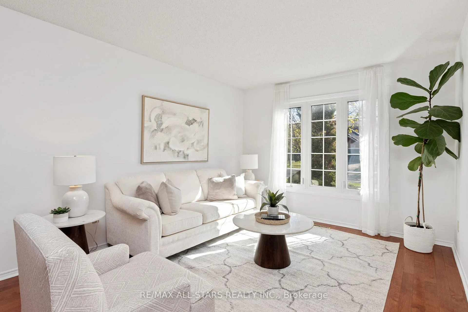 Photo 3 of 83 John Stiver Crescent, Markham, Buttonville — HOMEH
