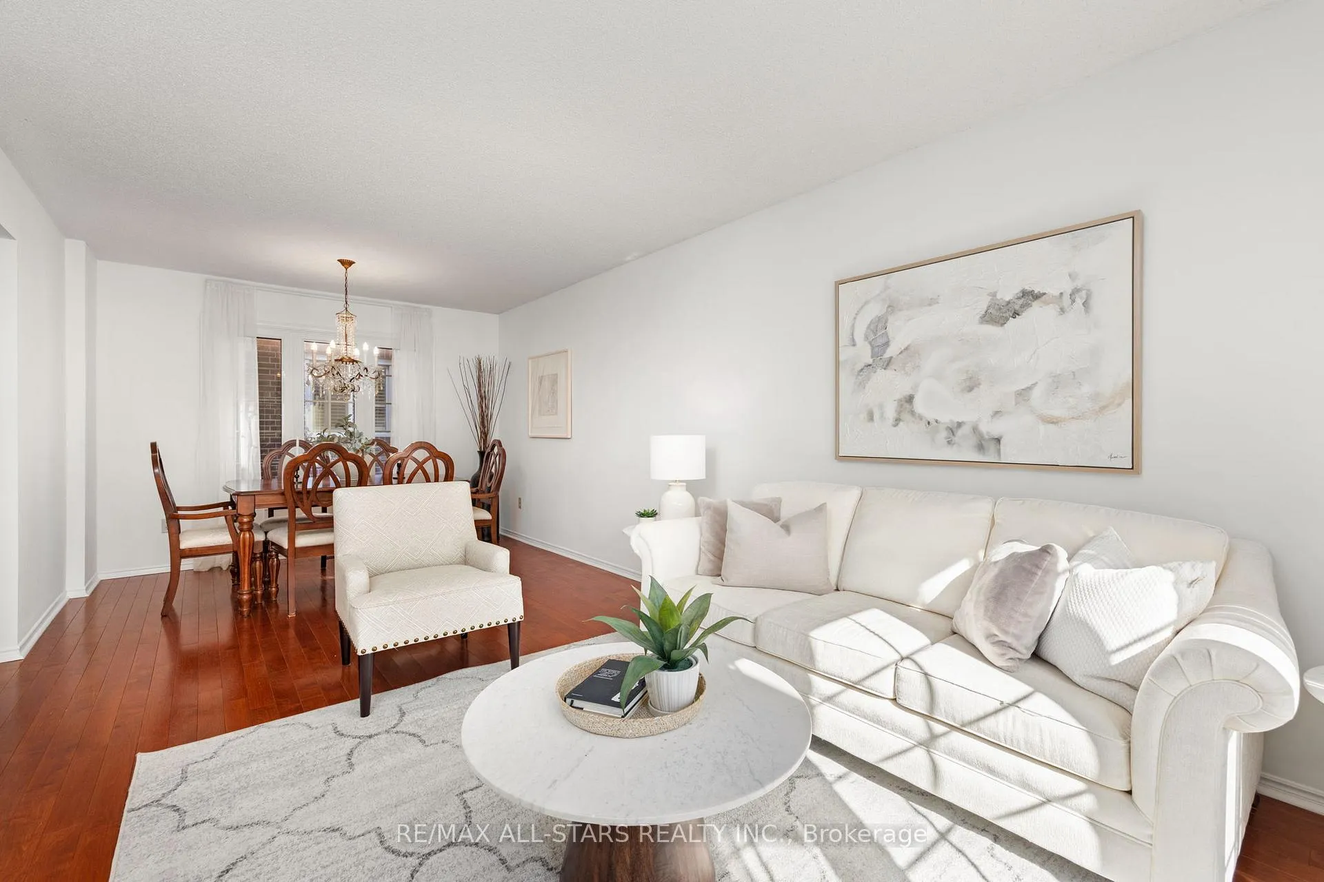 Photo 5 of 83 John Stiver Crescent, Markham, Buttonville — HOMEH