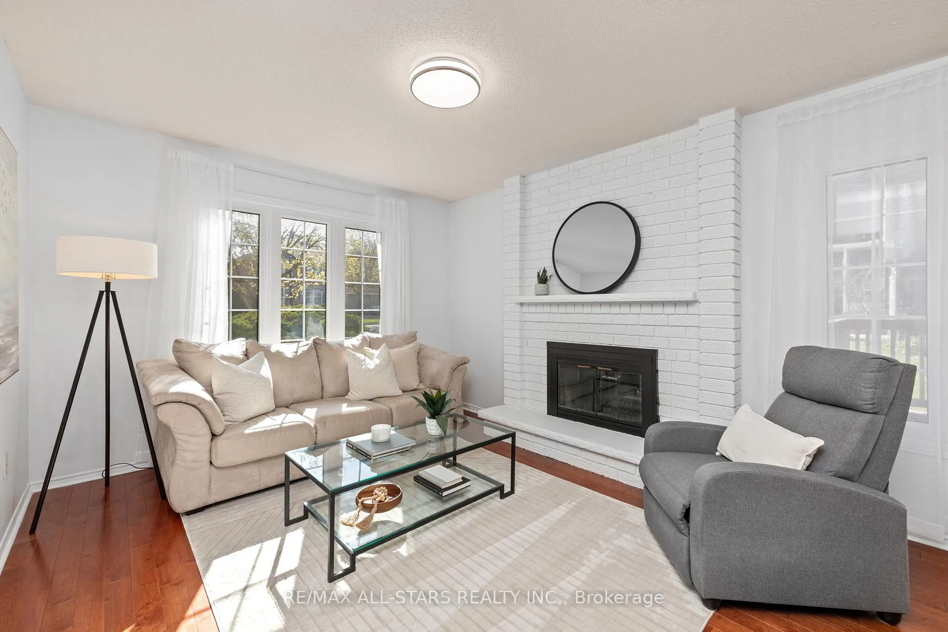 Photo 9 of 83 John Stiver Crescent, Markham, Buttonville — HOMEH