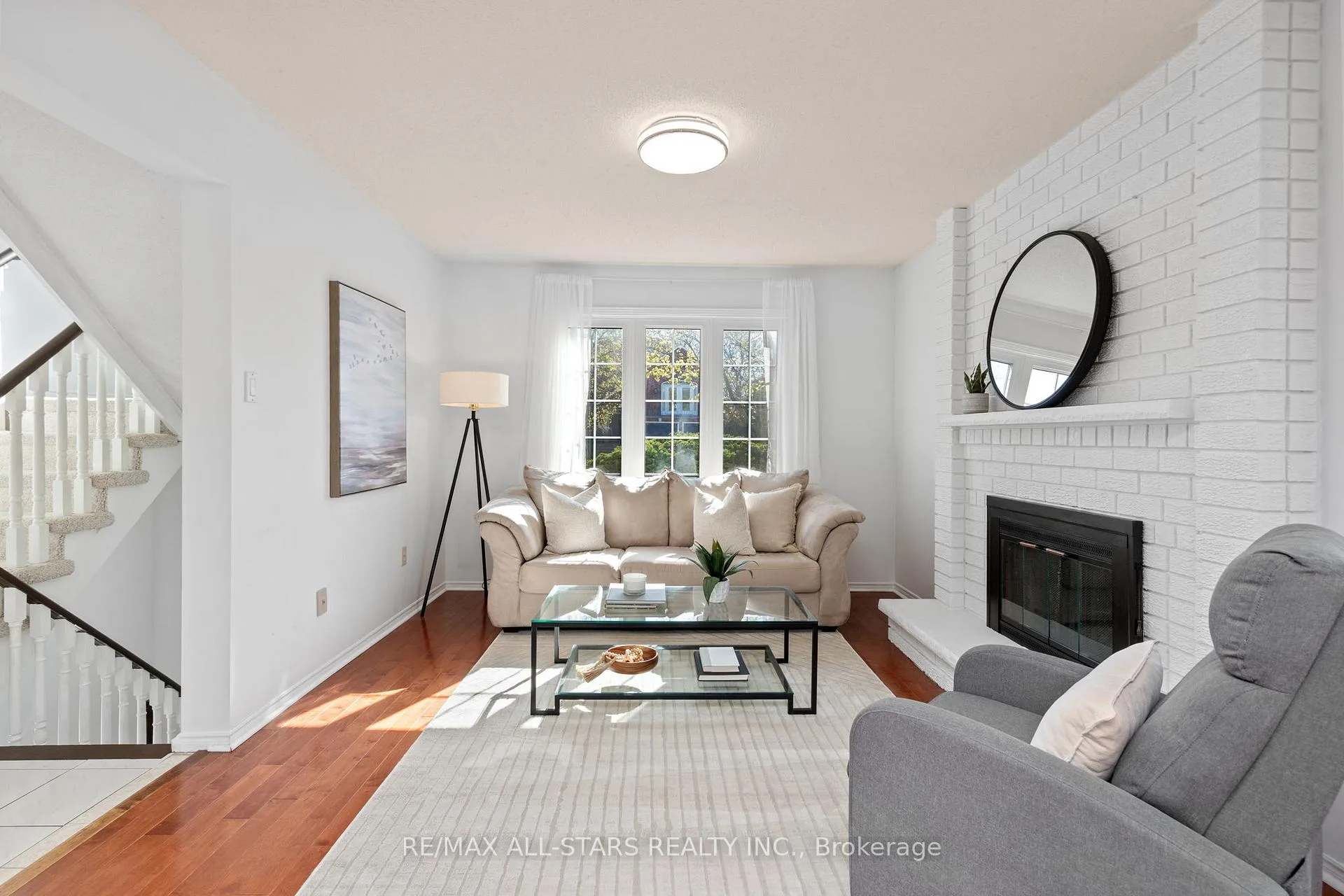 Photo 10 of 83 John Stiver Crescent, Markham, Buttonville — HOMEH