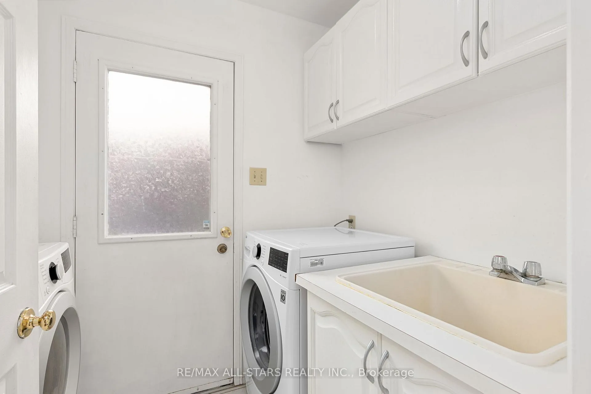 Photo 19 of 83 John Stiver Crescent, Markham, Buttonville — HOMEH