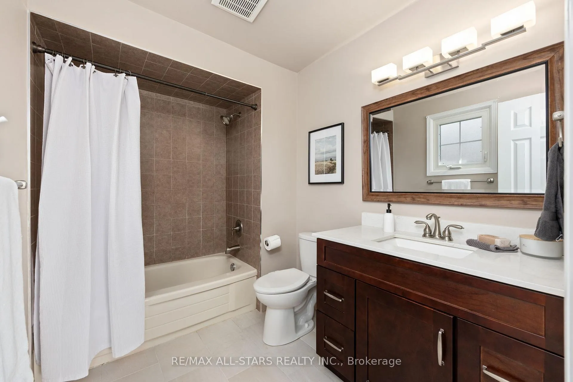 Photo 24 of 83 John Stiver Crescent, Markham, Buttonville — HOMEH