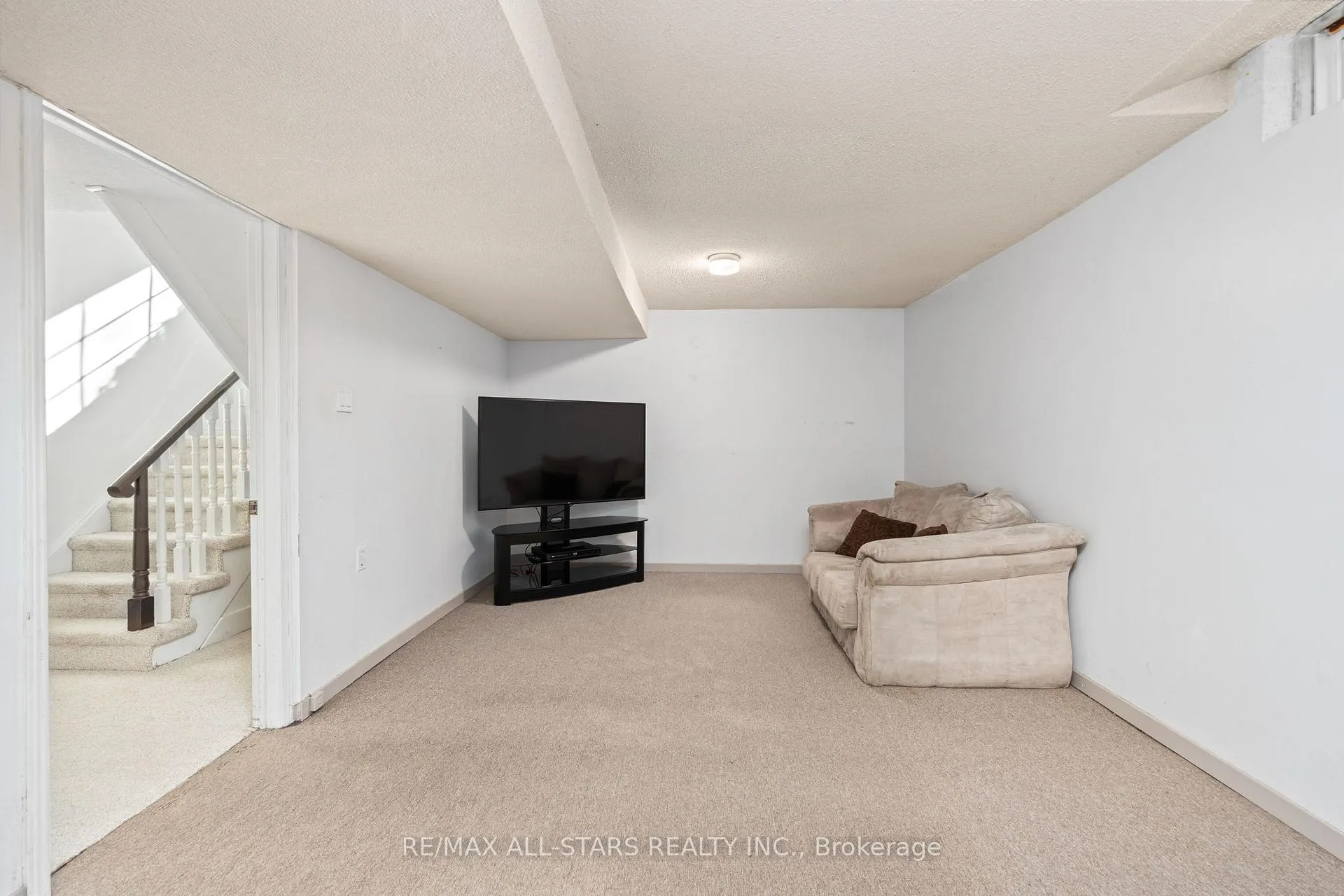 Photo 33 of 83 John Stiver Crescent, Markham, Buttonville — HOMEH