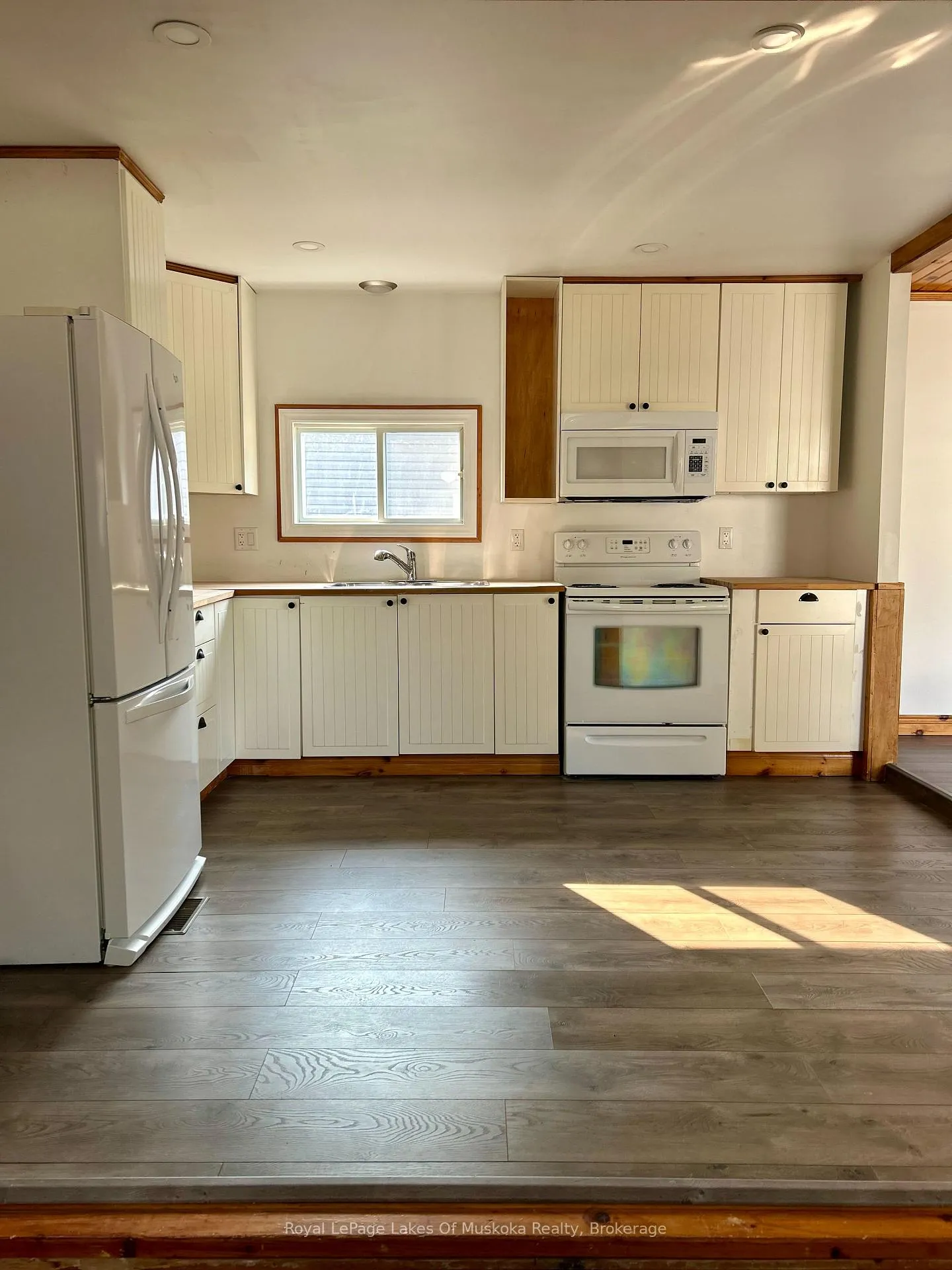 Photo 16 of Unit 8, 1701 Highway 11, Gravenhurst, Morrison — HOMEH
