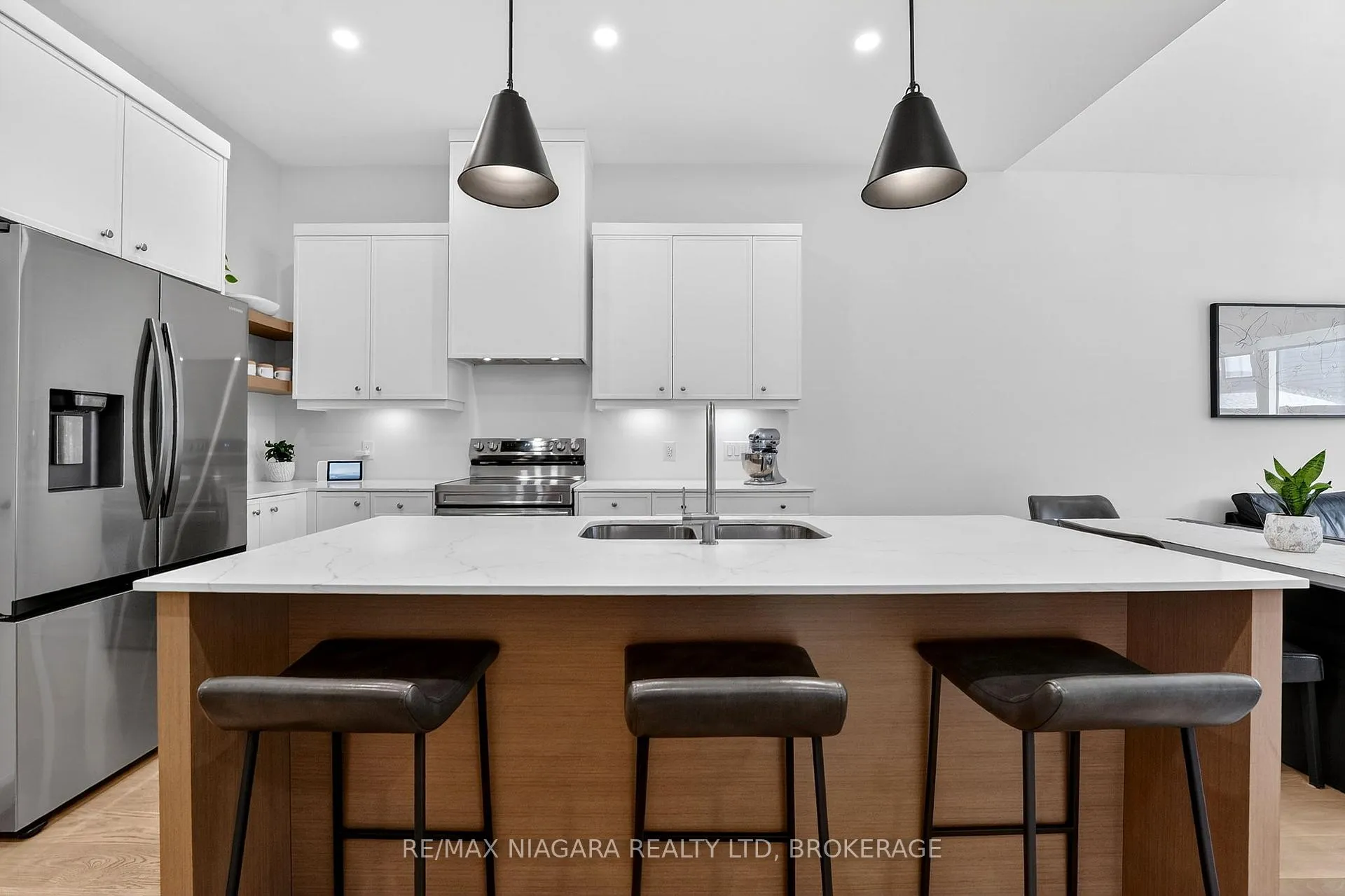 Photo 8 of Unit 8, 41 Ivy Crescent, Thorold, Confederation Heights — HOMEH