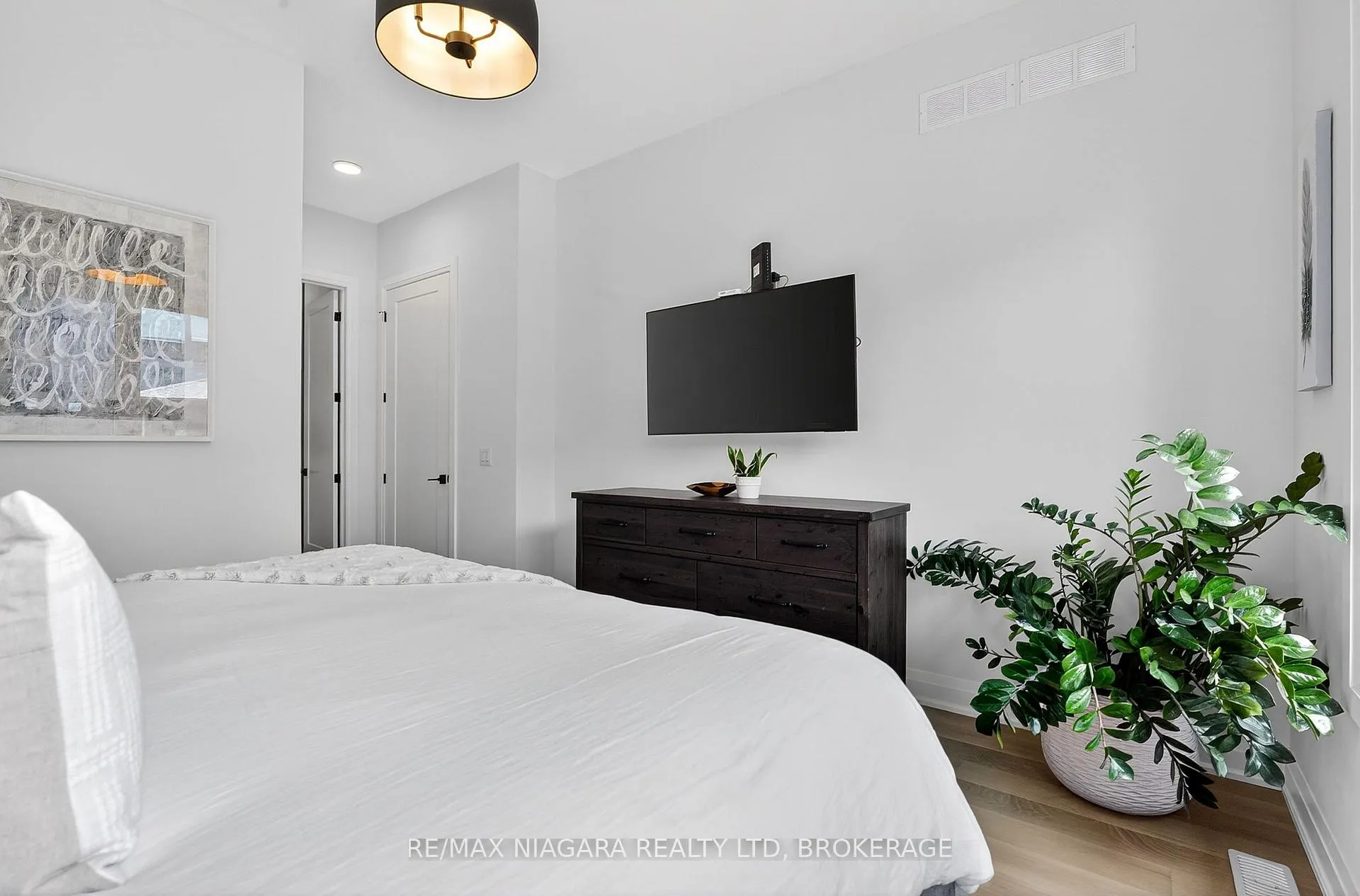 Photo 24 of Unit 8, 41 Ivy Crescent, Thorold, Confederation Heights — HOMEH