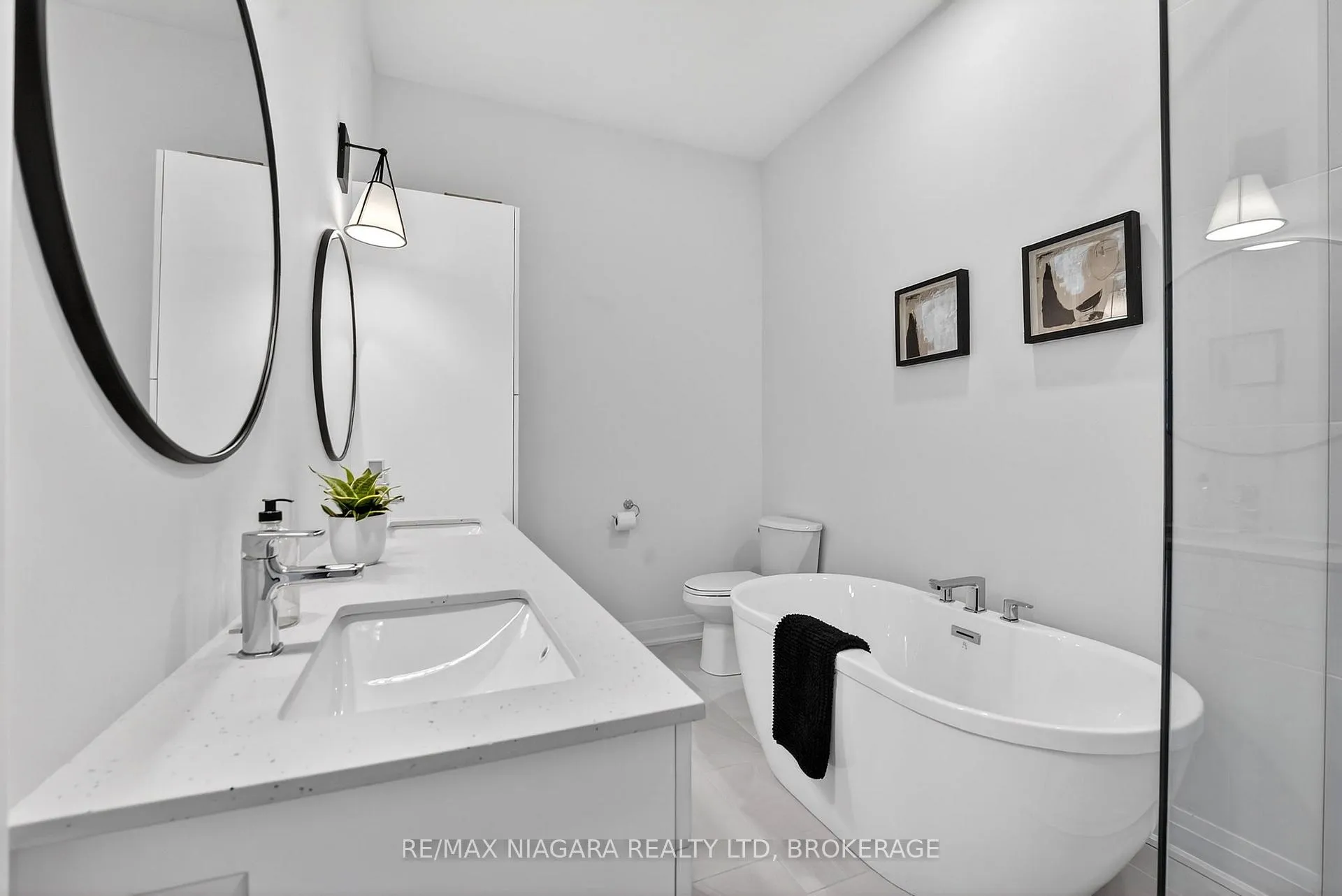 Photo 26 of Unit 8, 41 Ivy Crescent, Thorold, Confederation Heights — HOMEH