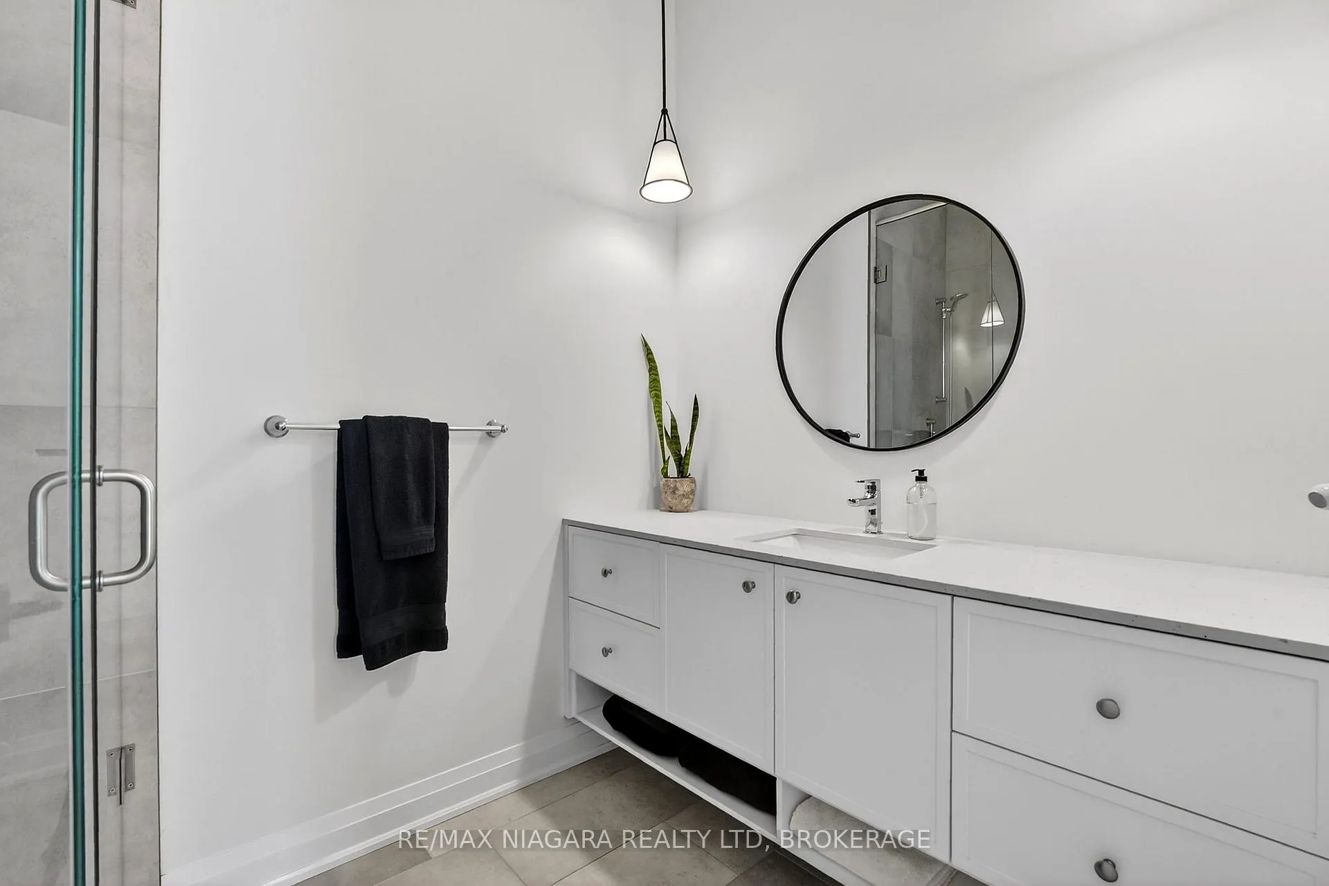Photo 30 of Unit 8, 41 Ivy Crescent, Thorold, Confederation Heights — HOMEH