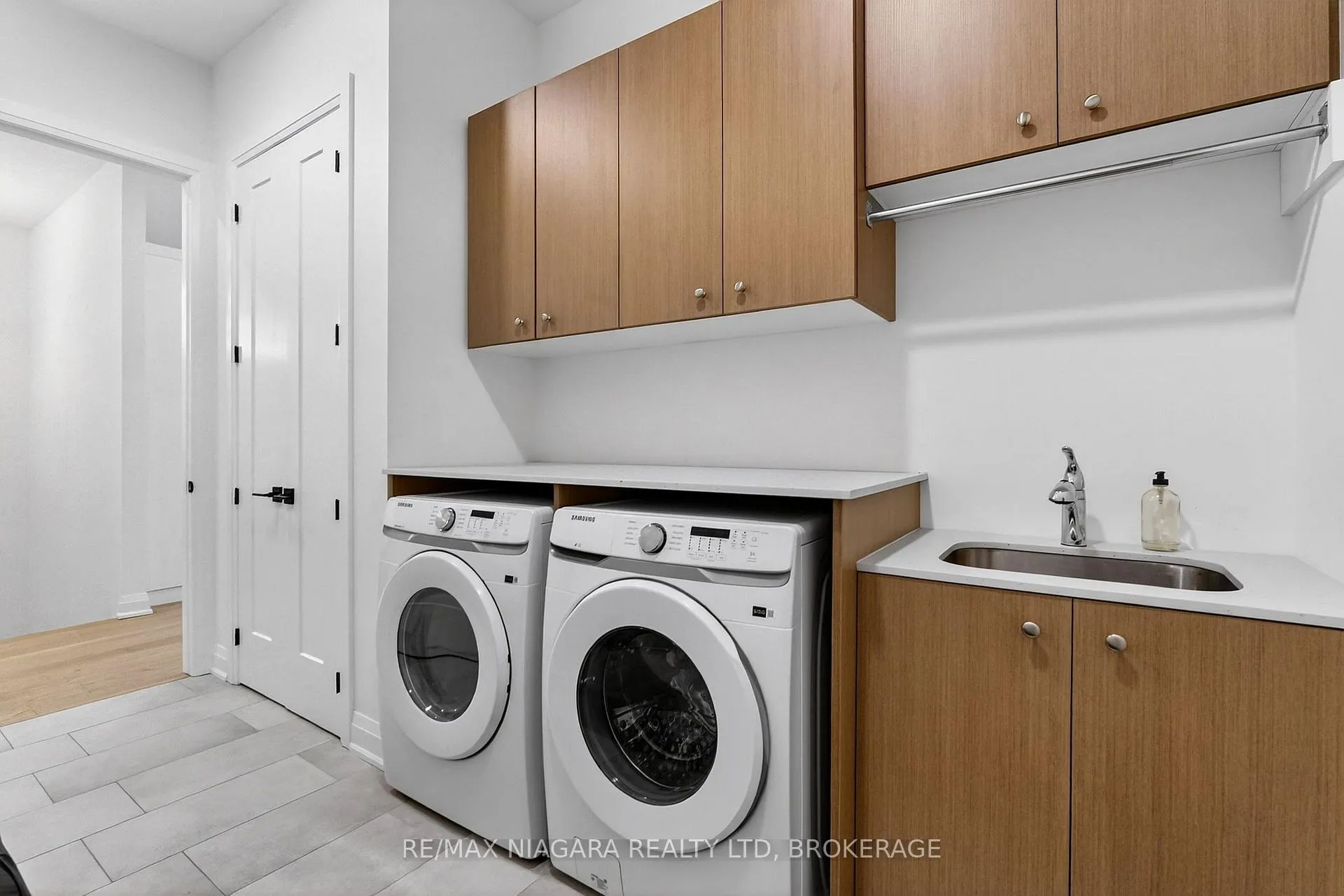 Photo 32 of Unit 8, 41 Ivy Crescent, Thorold, Confederation Heights — HOMEH