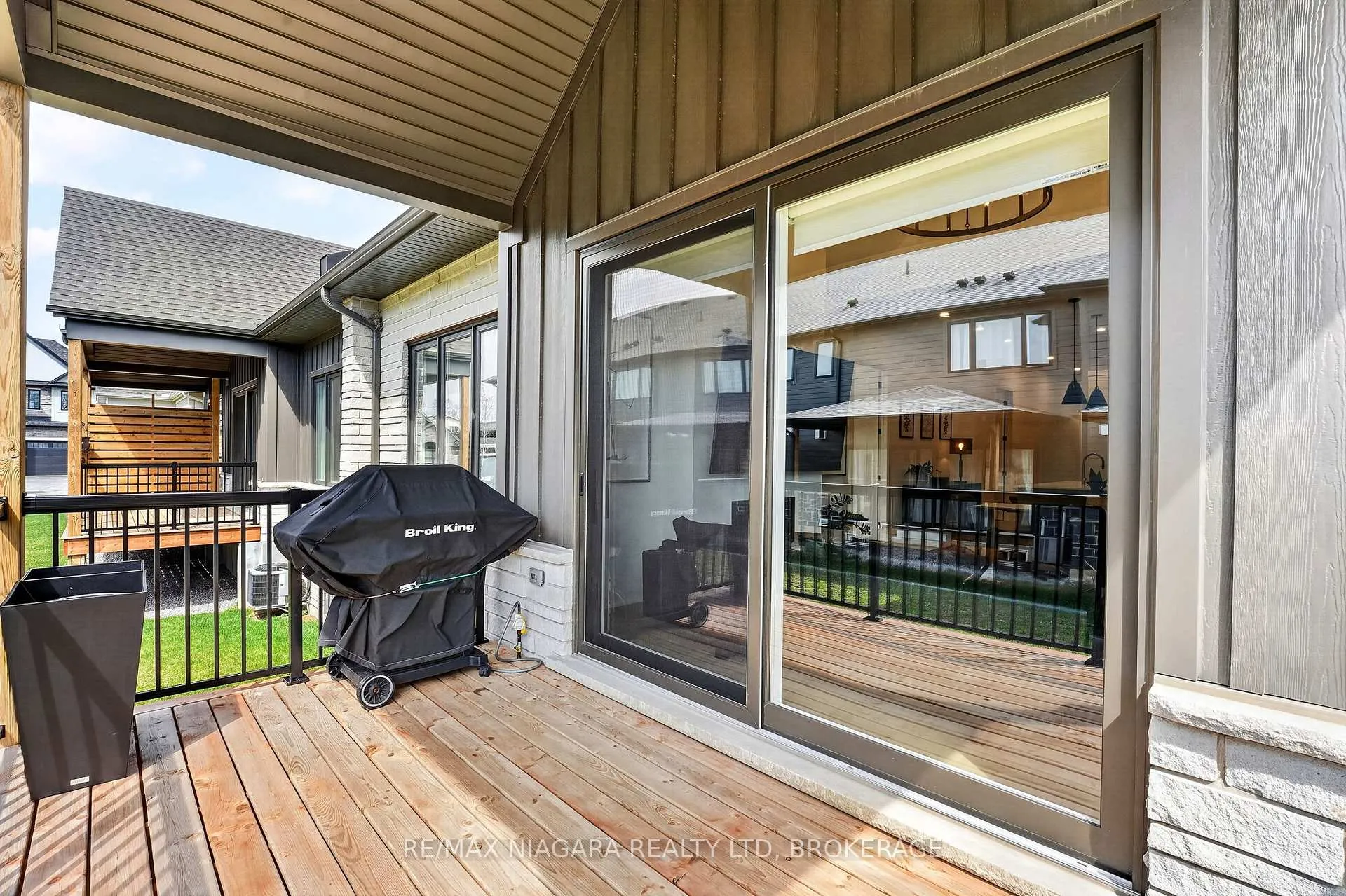 Photo 34 of Unit 8, 41 Ivy Crescent, Thorold, Confederation Heights — HOMEH