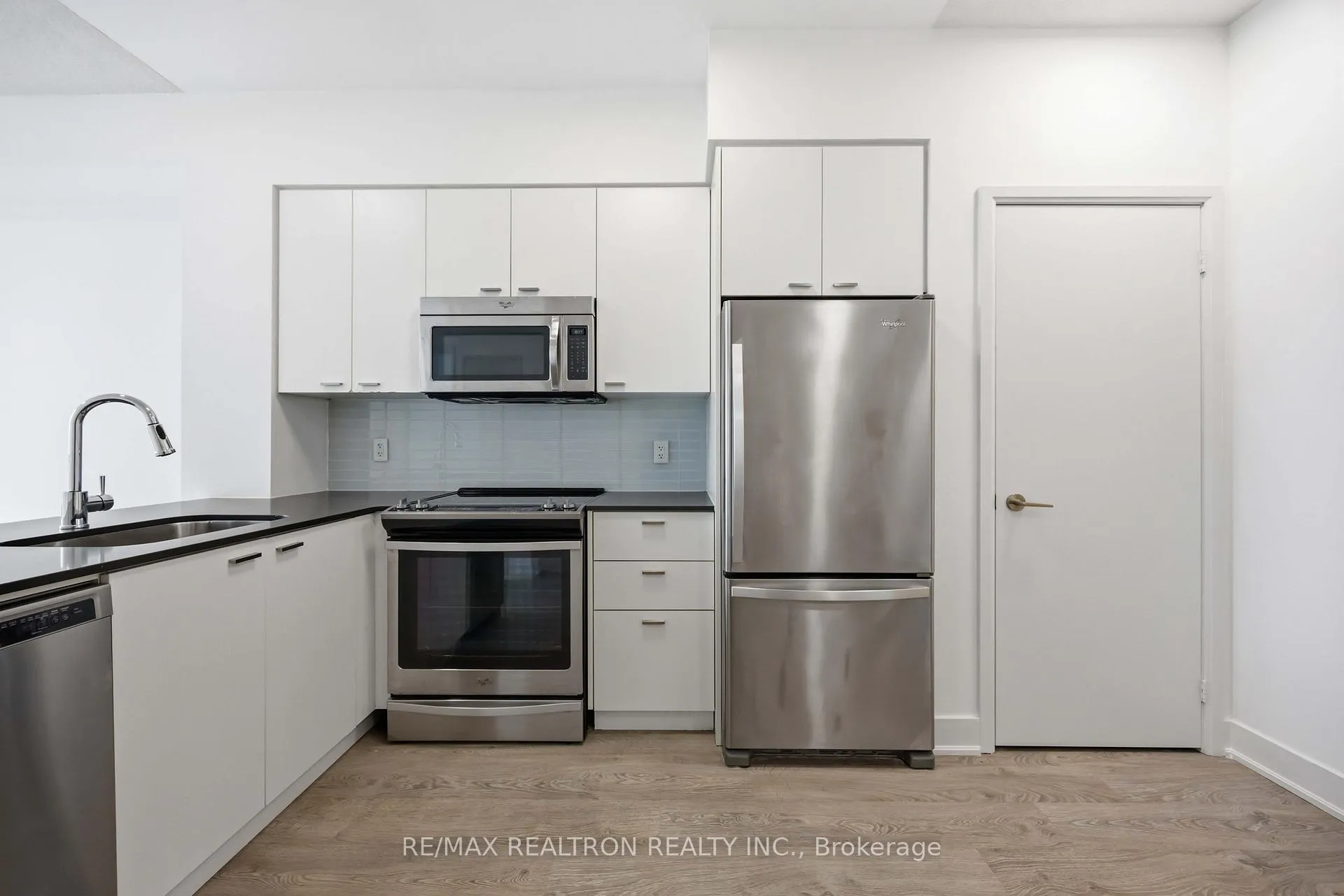Photo 1 of Unit 1501, 30 Roehampton Avenue, Toronto, Mount Pleasant West — HOMEH