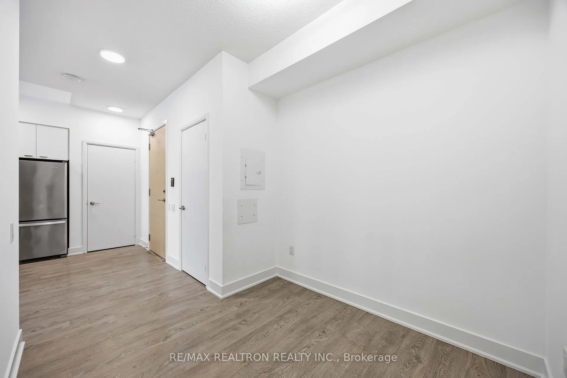 Photo 9 of Unit 1501, 30 Roehampton Avenue, Toronto, Mount Pleasant West — HOMEH
